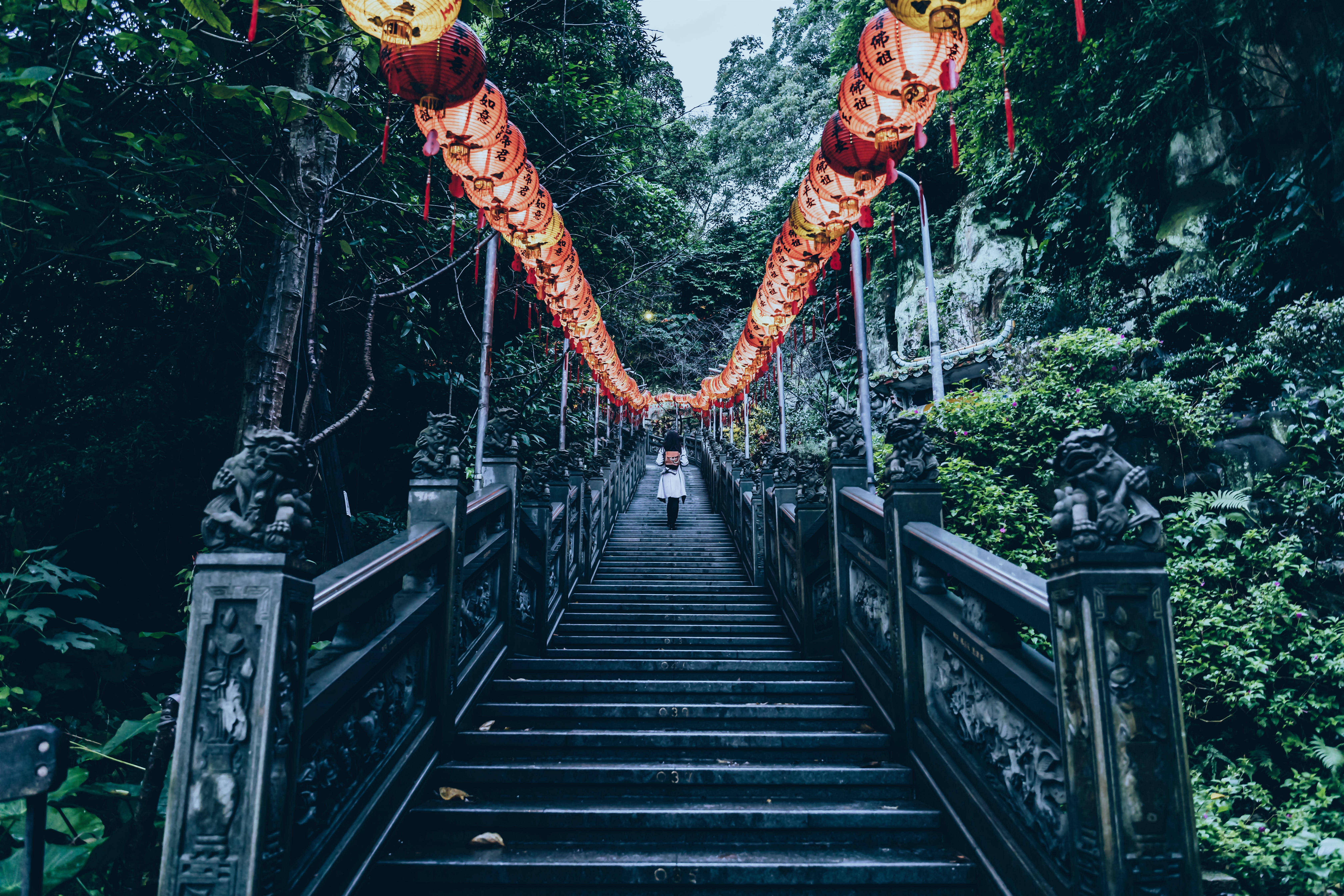 stone staircase, carved railings, glowing red lanterns, 5K Desktop Wallpaper