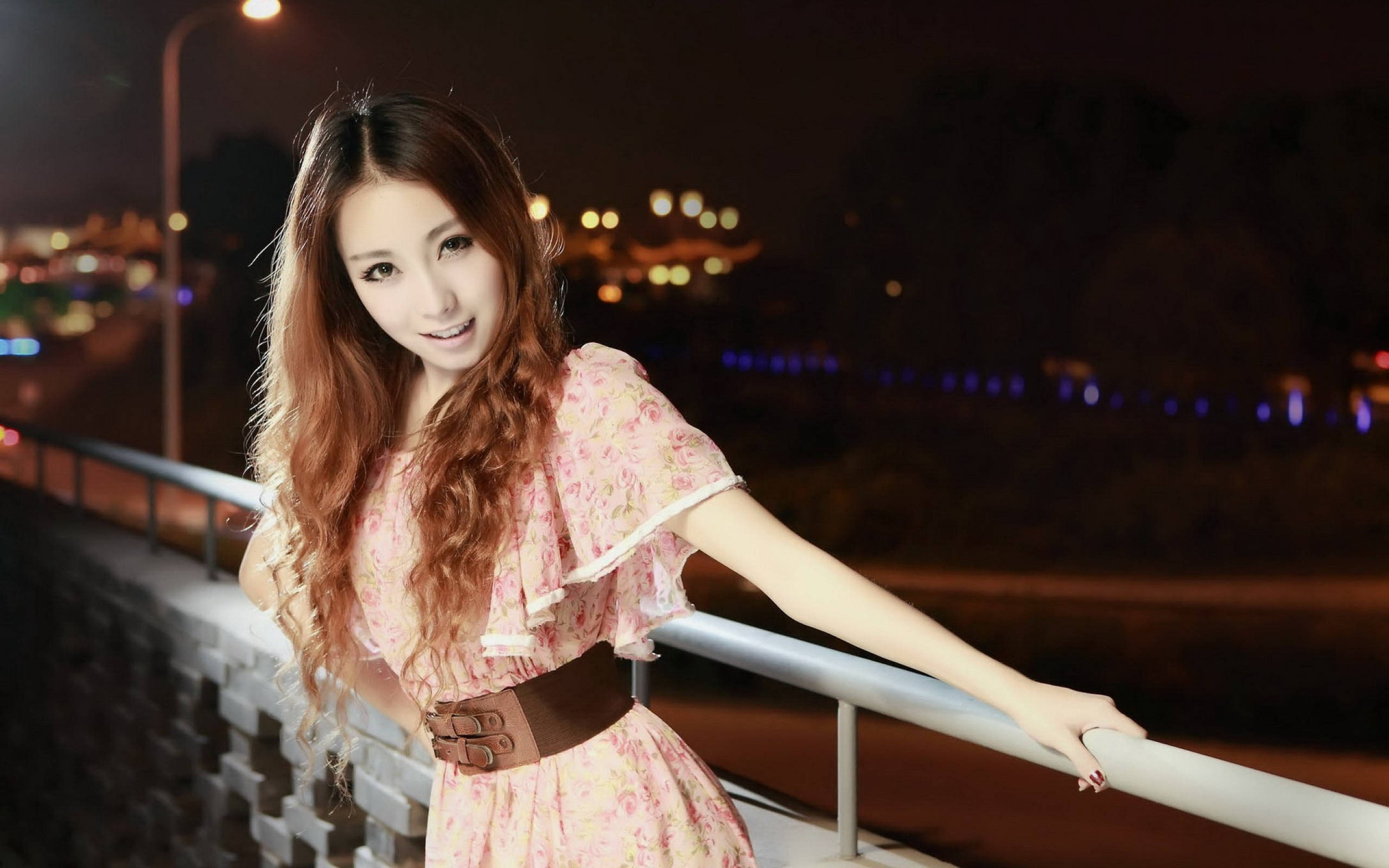 Chinese woman, bridge, floral dress, 2K Desktop Wallpaper