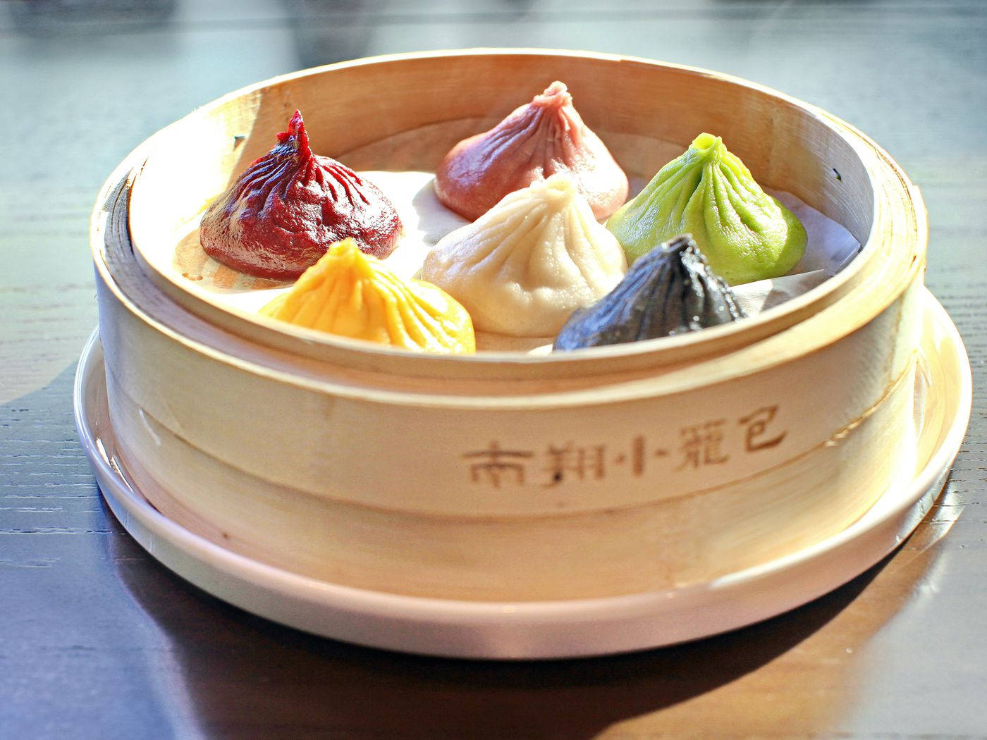colorful Chinese Xiaolongbao, wooden steamer basket, red yellow white green black, HD Desktop Wallpaper