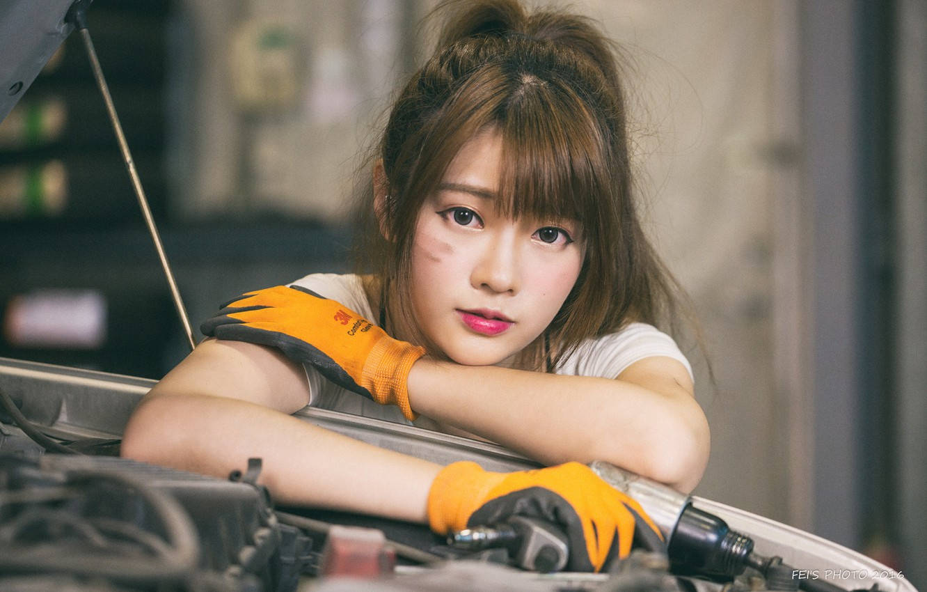 Chinese woman mechanic, orange mechanic gloves, open car hood, HD Desktop Wallpaper