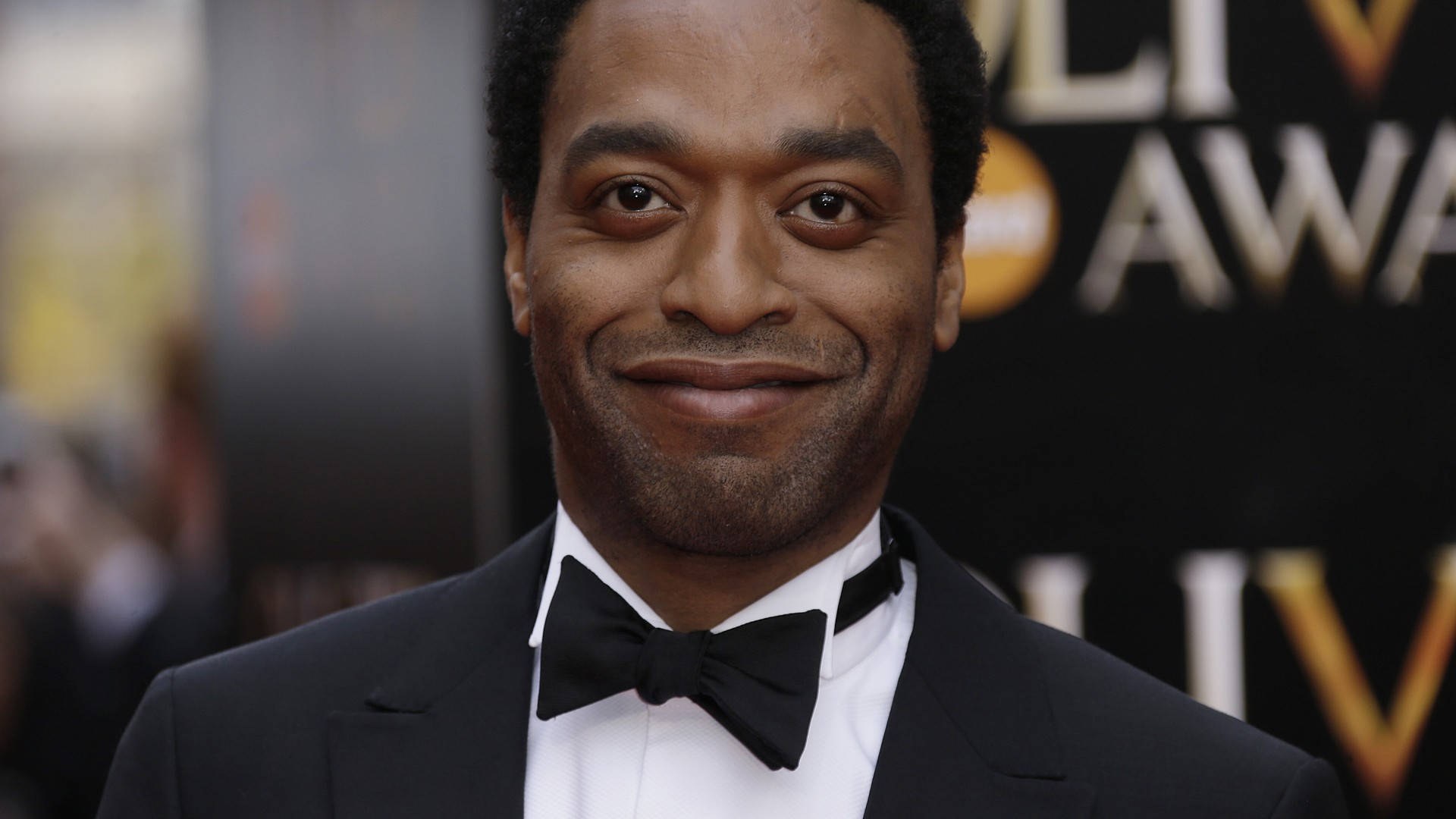 Chiwetel Ejiofor, 2015 Olivier Awards, black tuxedo, Full HD Desktop Wallpaper
