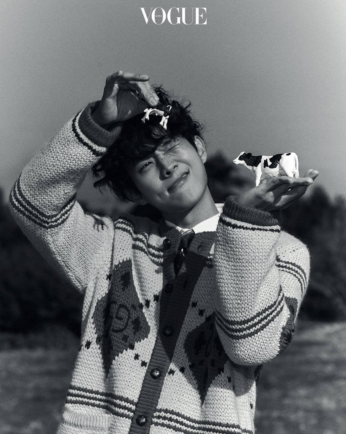 Choi Woo Shik, patterned knit cardigan, miniature cow figurine, HD Phone Wallpaper