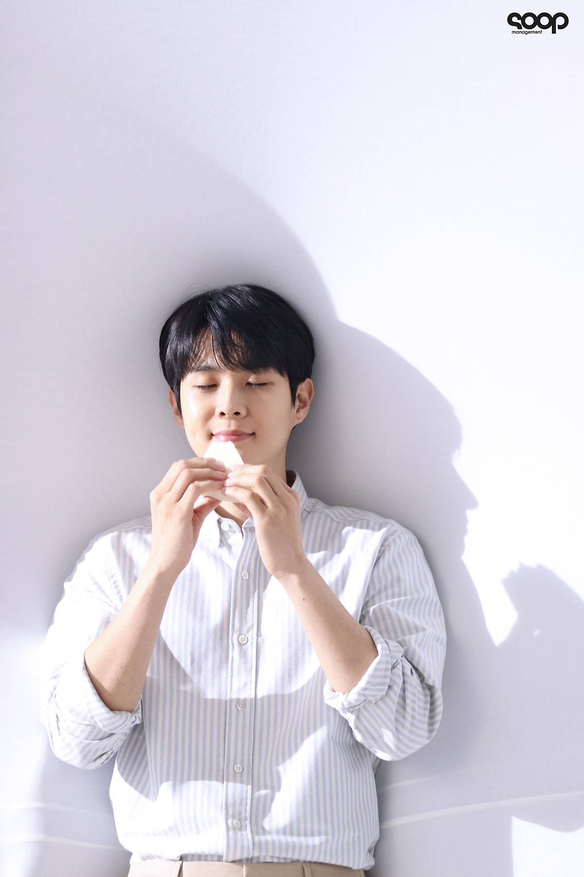 Choi Woo Shik, striped shirt, white wall, HD Phone Wallpaper