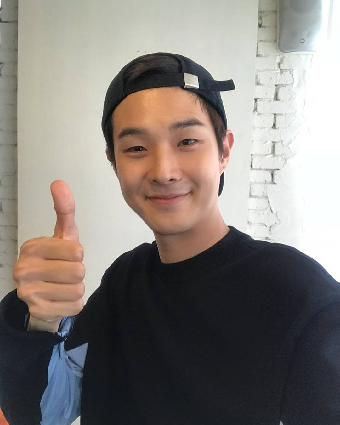 Choi Woo Shik, black cap, sweater, HD Phone Wallpaper