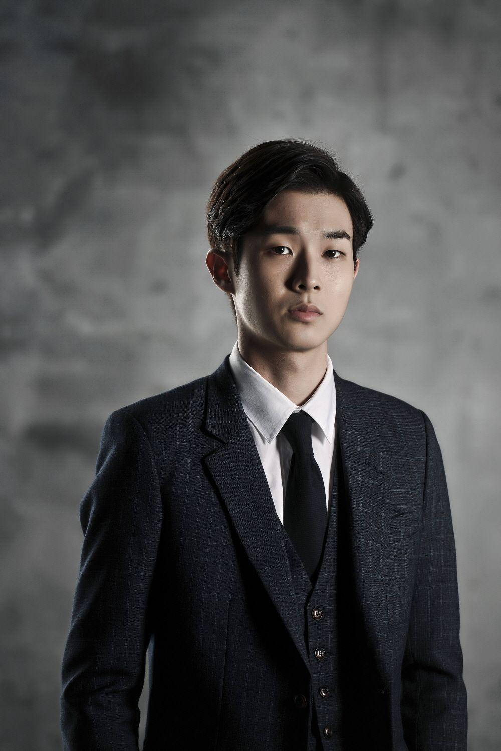 Choi Woo Shik, dark suit, tie, HD Phone Wallpaper