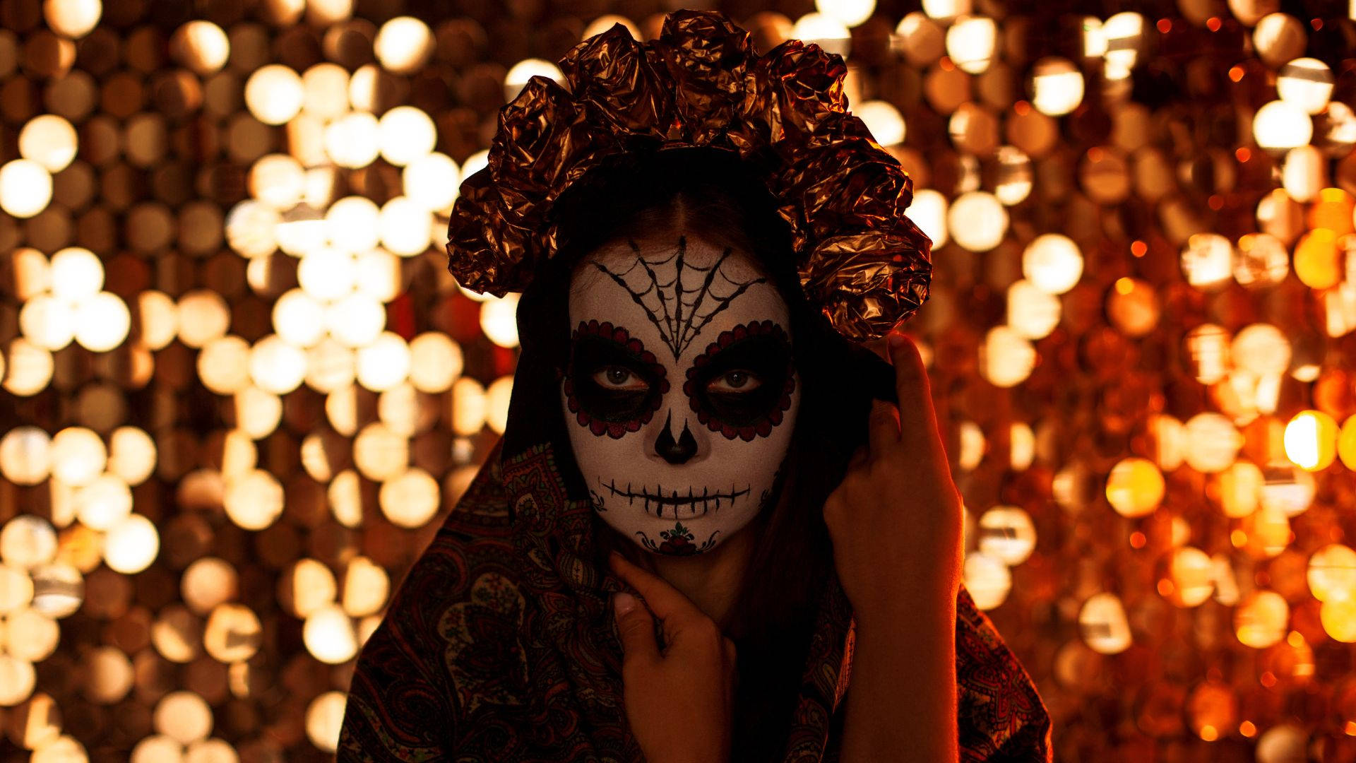 Chola sugar skulls, sugar skull makeup, golden foil crown, Full HD Desktop Wallpaper