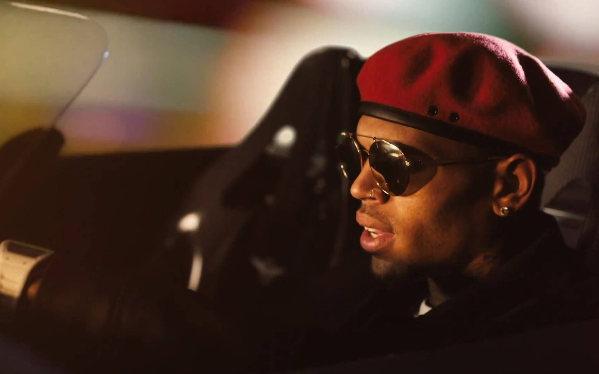 Chris Brown, red beret, gold-rimmed sunglasses, Full HD Desktop Wallpaper