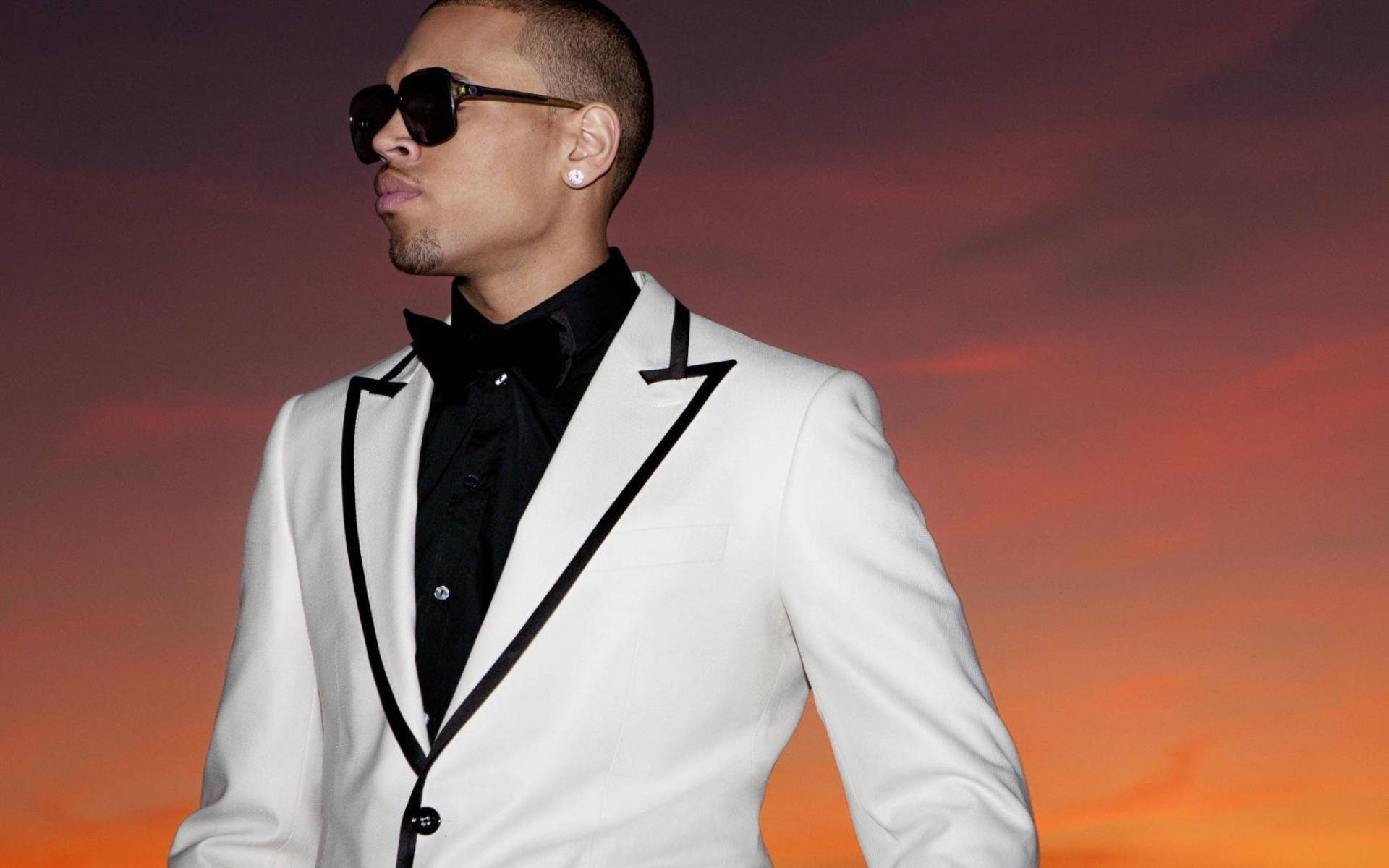 Chris Brown, white tuxedo, black lapels, Full HD Desktop Wallpaper