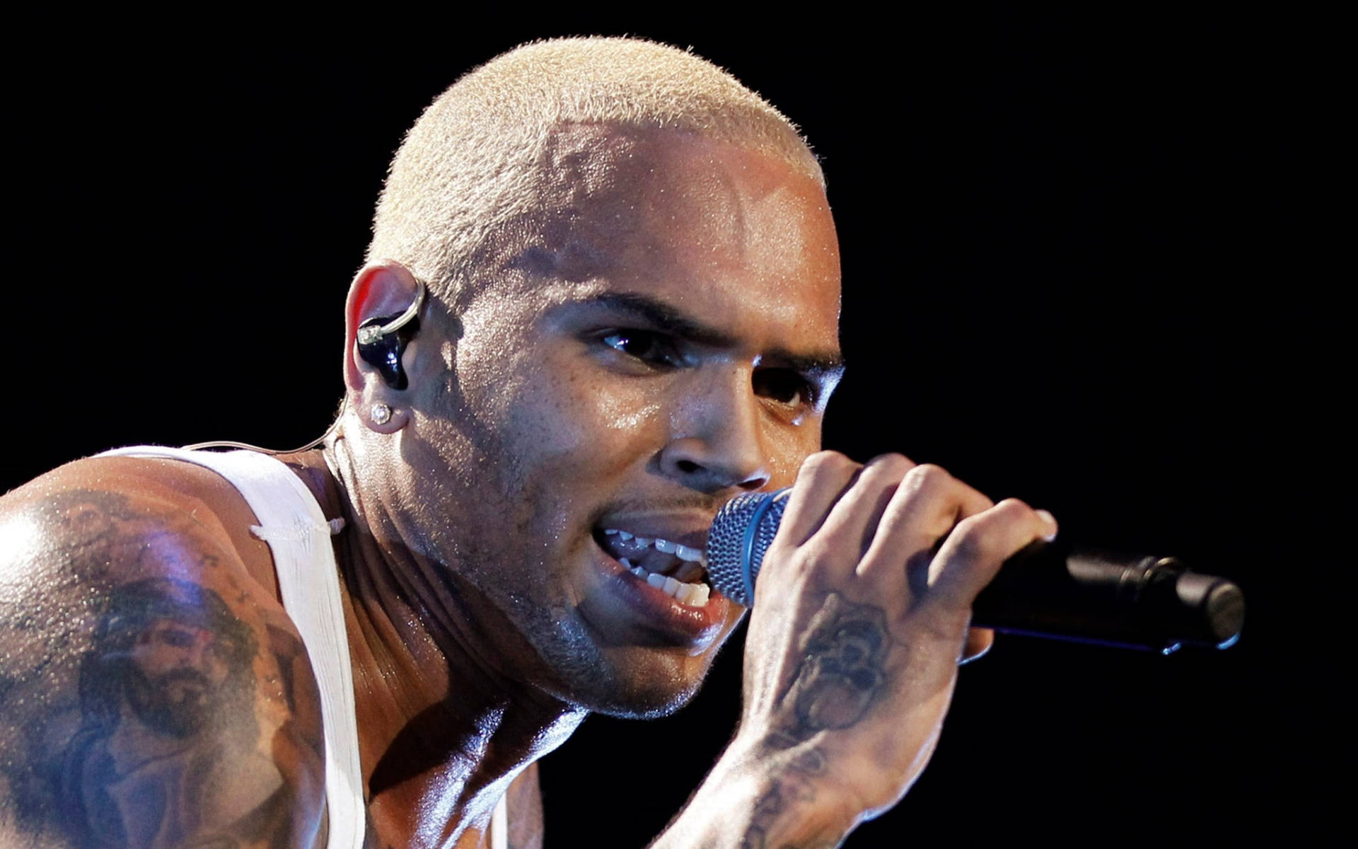 Chris Brown, shaved head, tattoos, Full HD Desktop Wallpaper