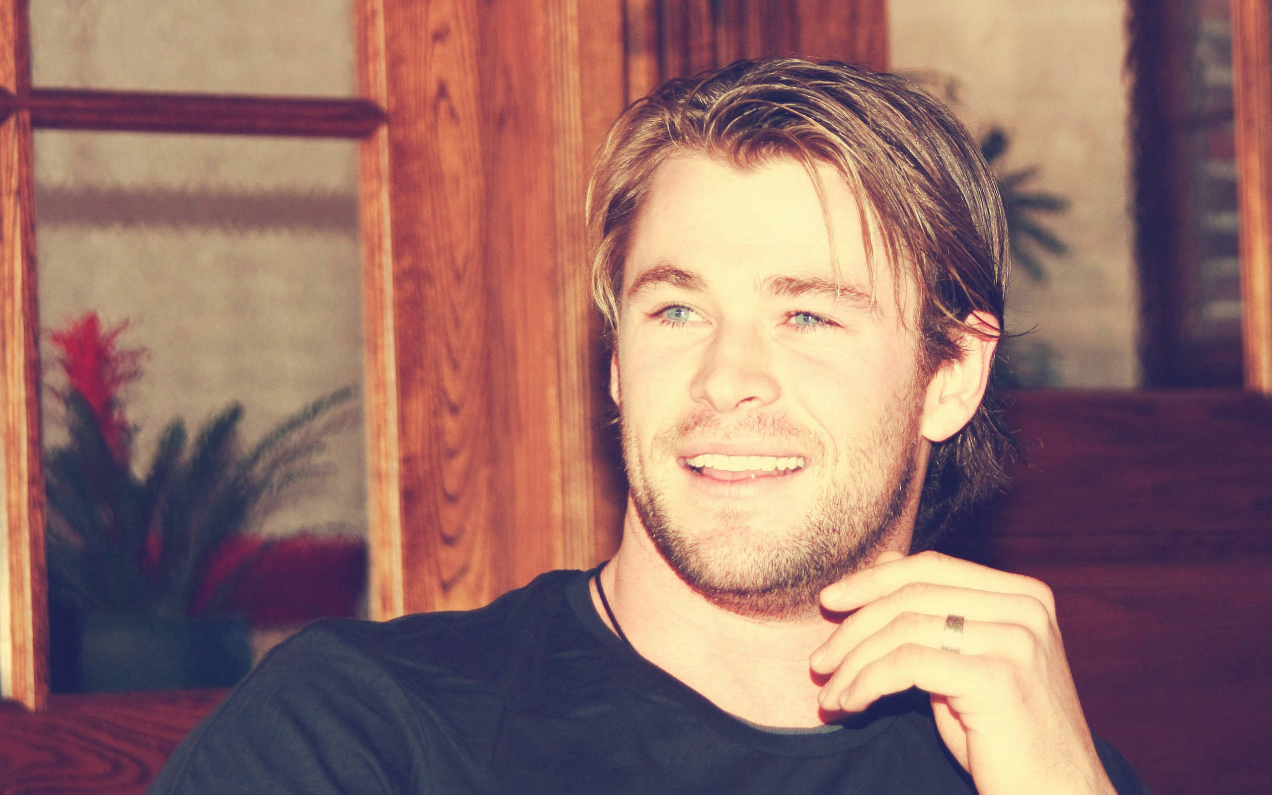 Chris Hemsworth, vintage look, light hair, 2K Desktop Wallpaper