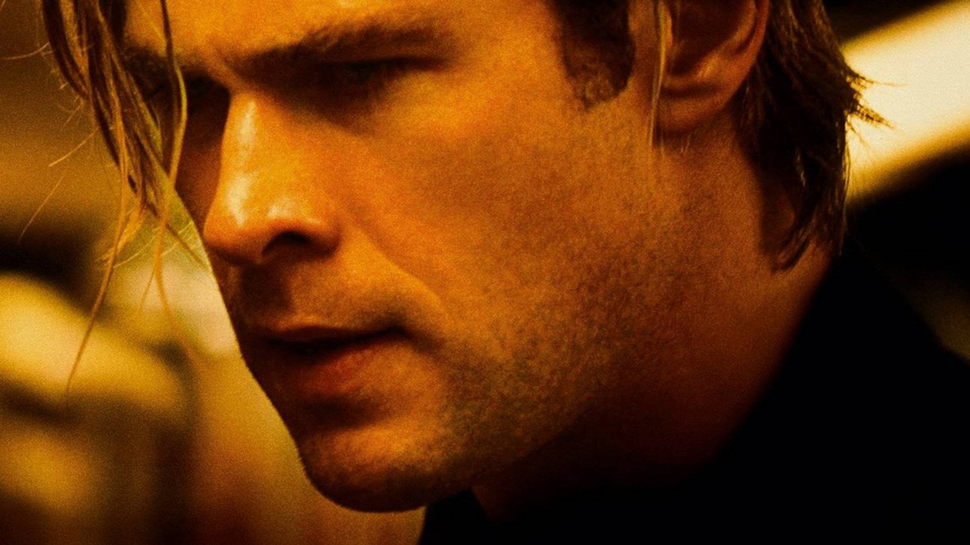 Chris Hemsworth, warm golden light, close-up, Full HD Desktop Wallpaper