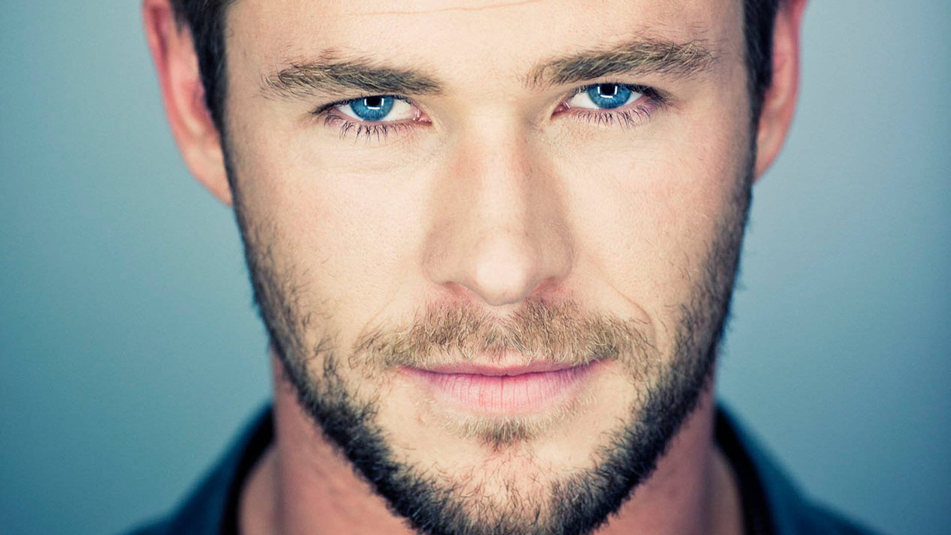 Chris Hemsworth, striking blue eyes, stubble, Full HD Desktop Wallpaper
