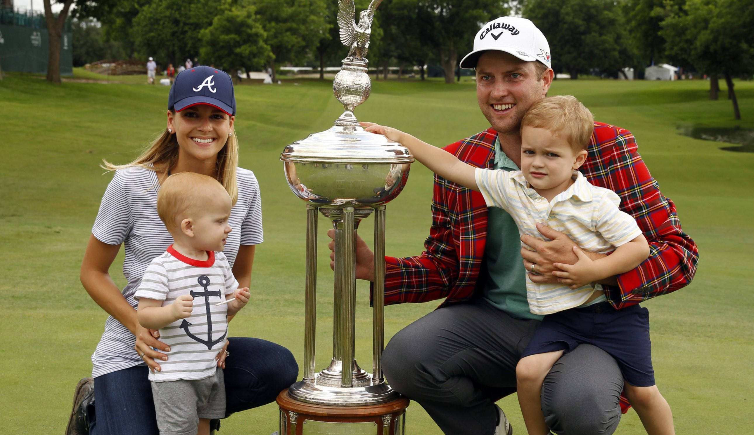 Chris Kirk, wife, two young sons, 2K Desktop Wallpaper