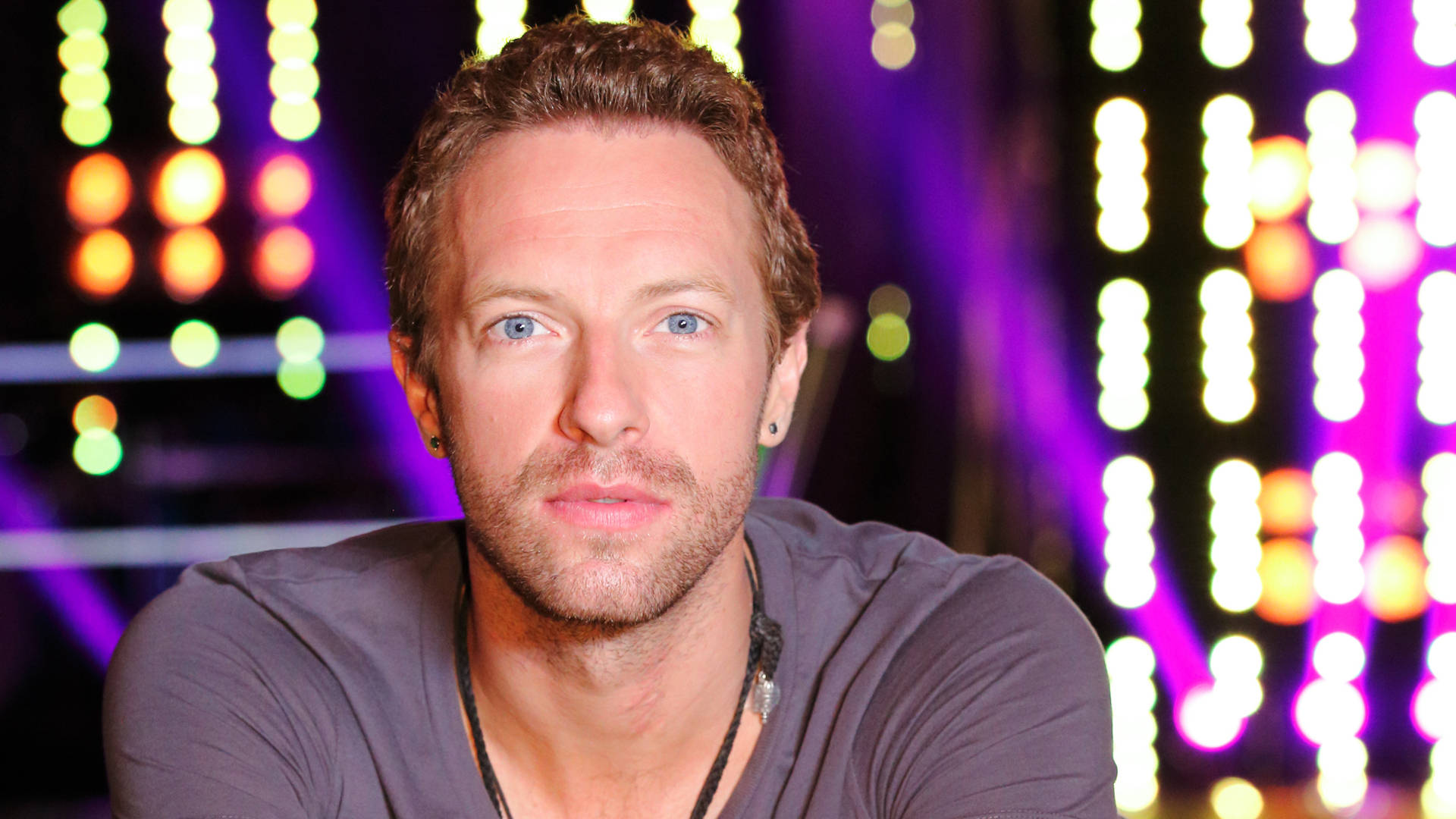 Chris Martin, blue eyes, short brown hair, Full HD Desktop Wallpaper