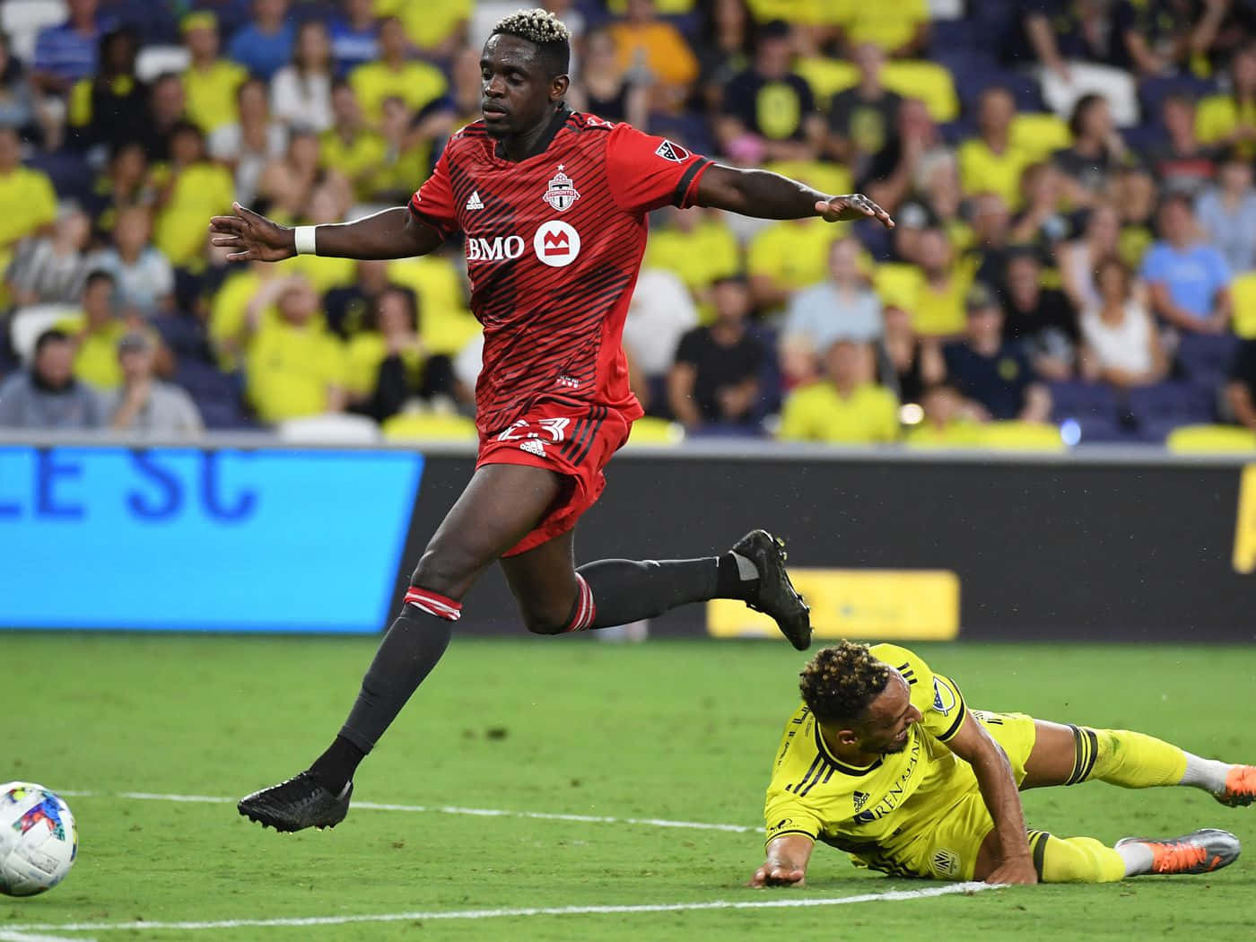 Chris Mavinga, red, yellow, HD Desktop Wallpaper