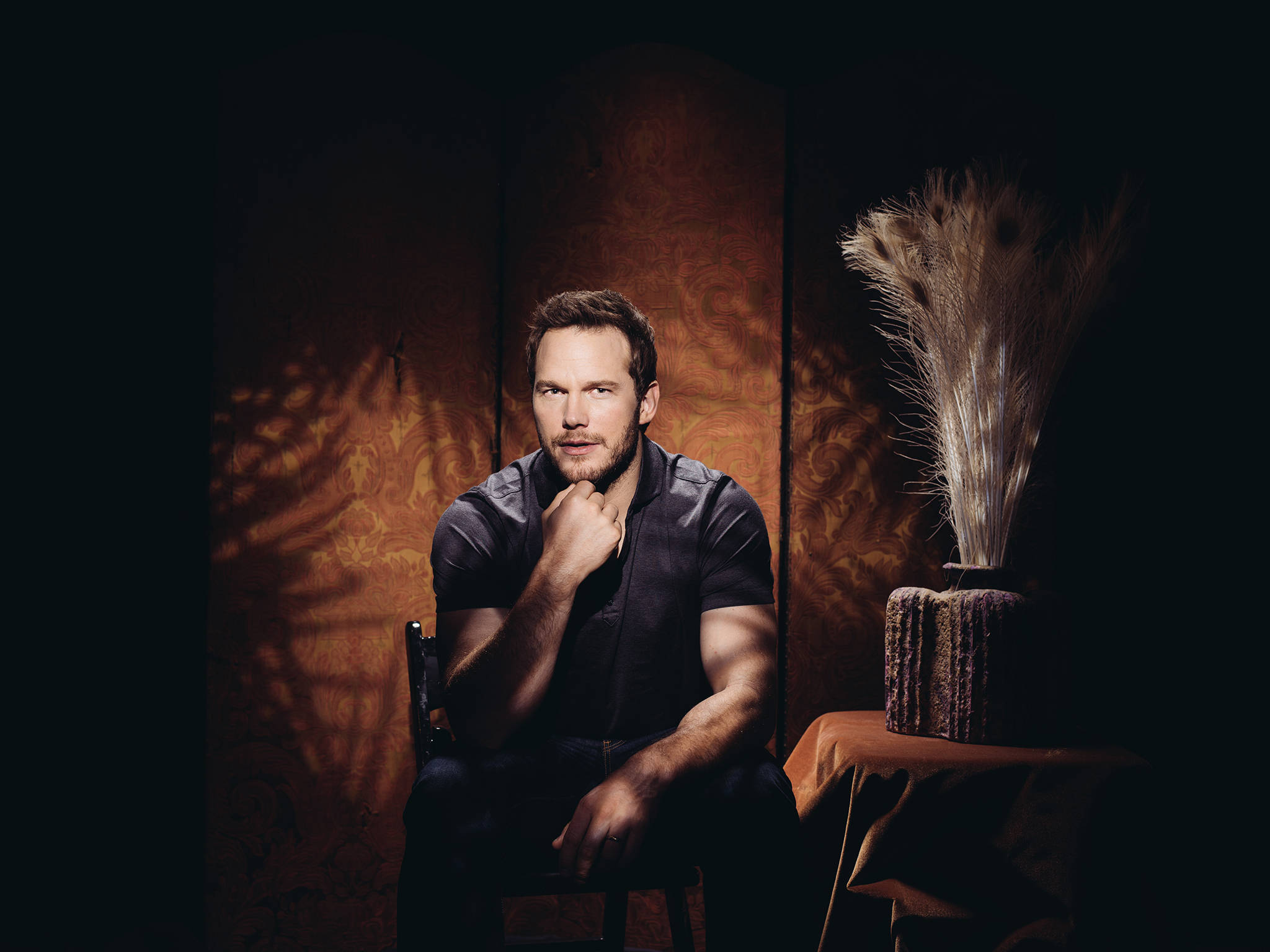 Chris Pratt, vintage setting, dimly lit room, Full HD Desktop Wallpaper