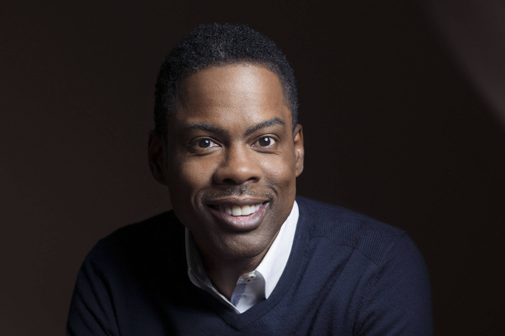 Chris Rock, navy sweater, white collared shirt, Full HD Desktop Wallpaper
