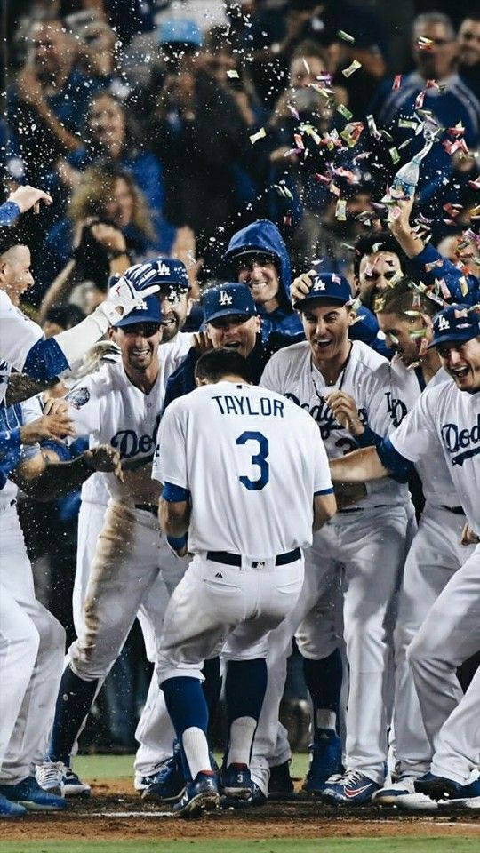 Chris Taylor, white uniforms, confetti, SD Phone Wallpaper