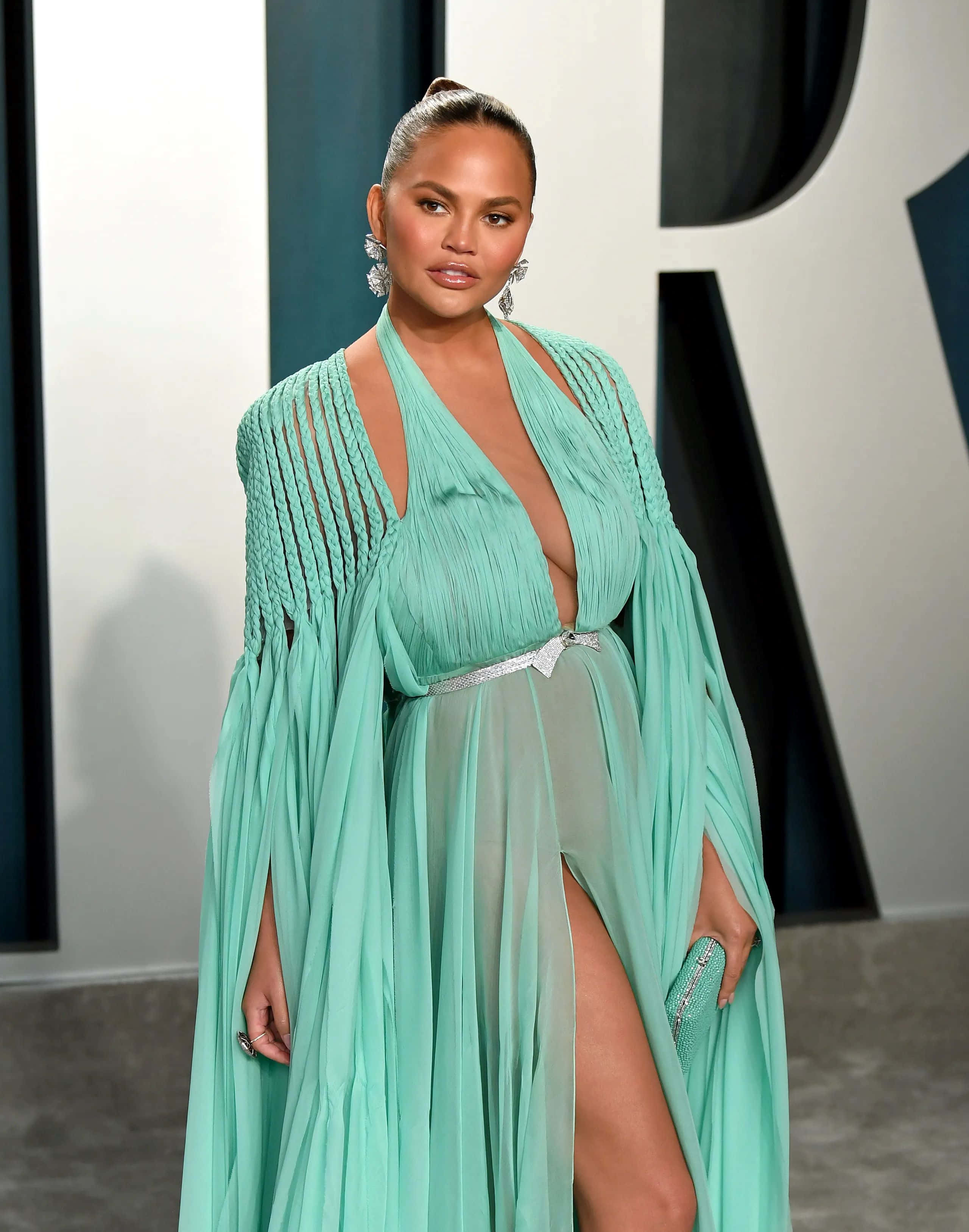 Chrissy Teigen, mint green gown, sheer sleeves, 2K Phone Wallpaper