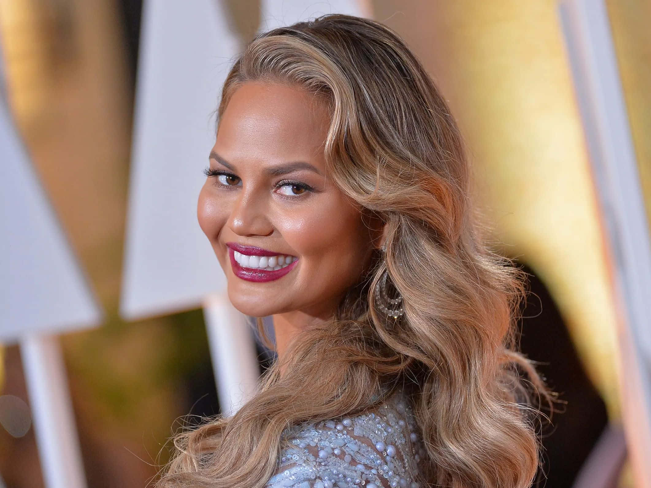 Chrissy Teigen, red carpet, long wavy blonde hair, Full HD Desktop Wallpaper
