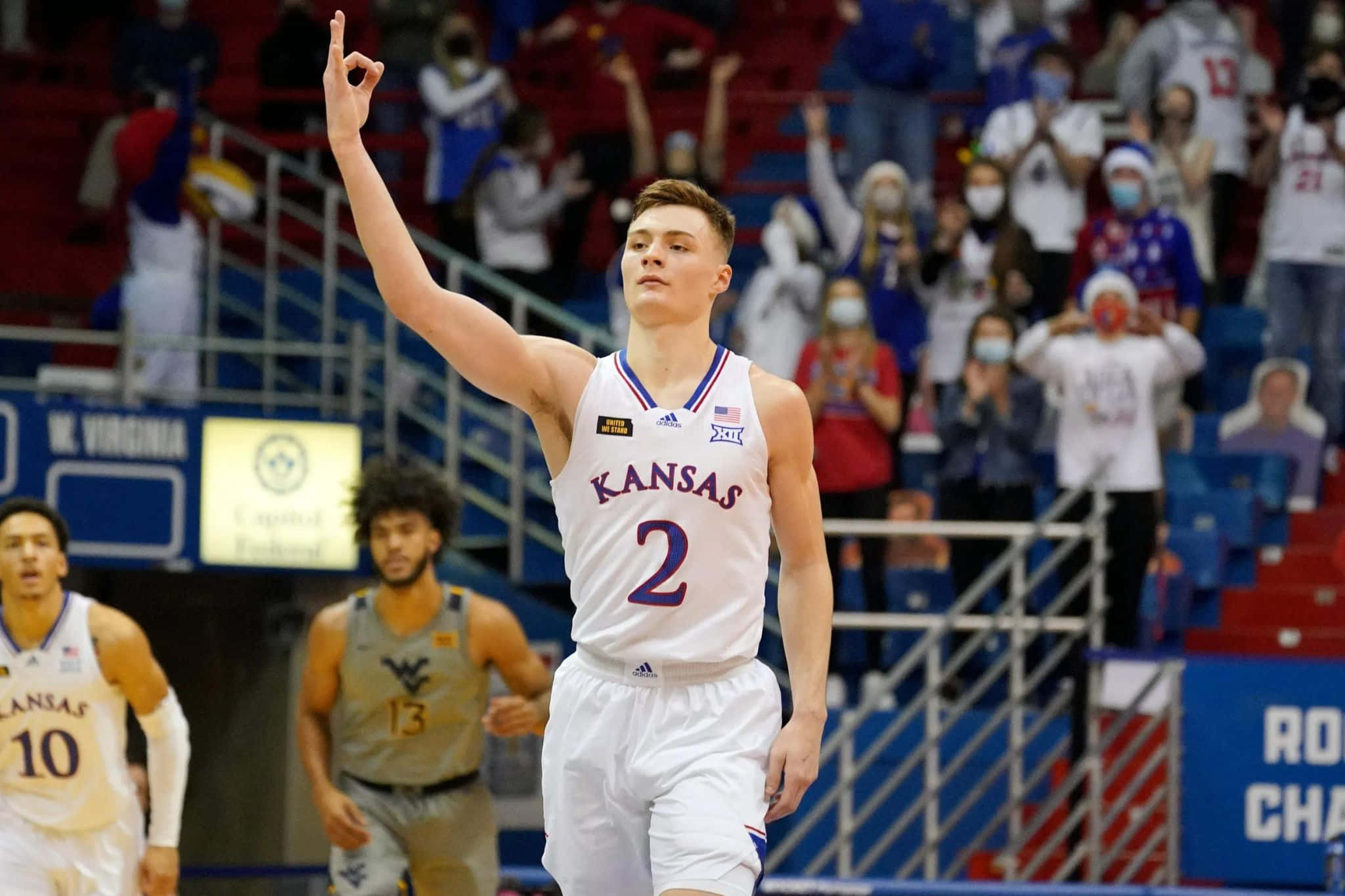 Christian Braun, Kansas basketball player, white jersey number 2, Full HD Desktop Wallpaper