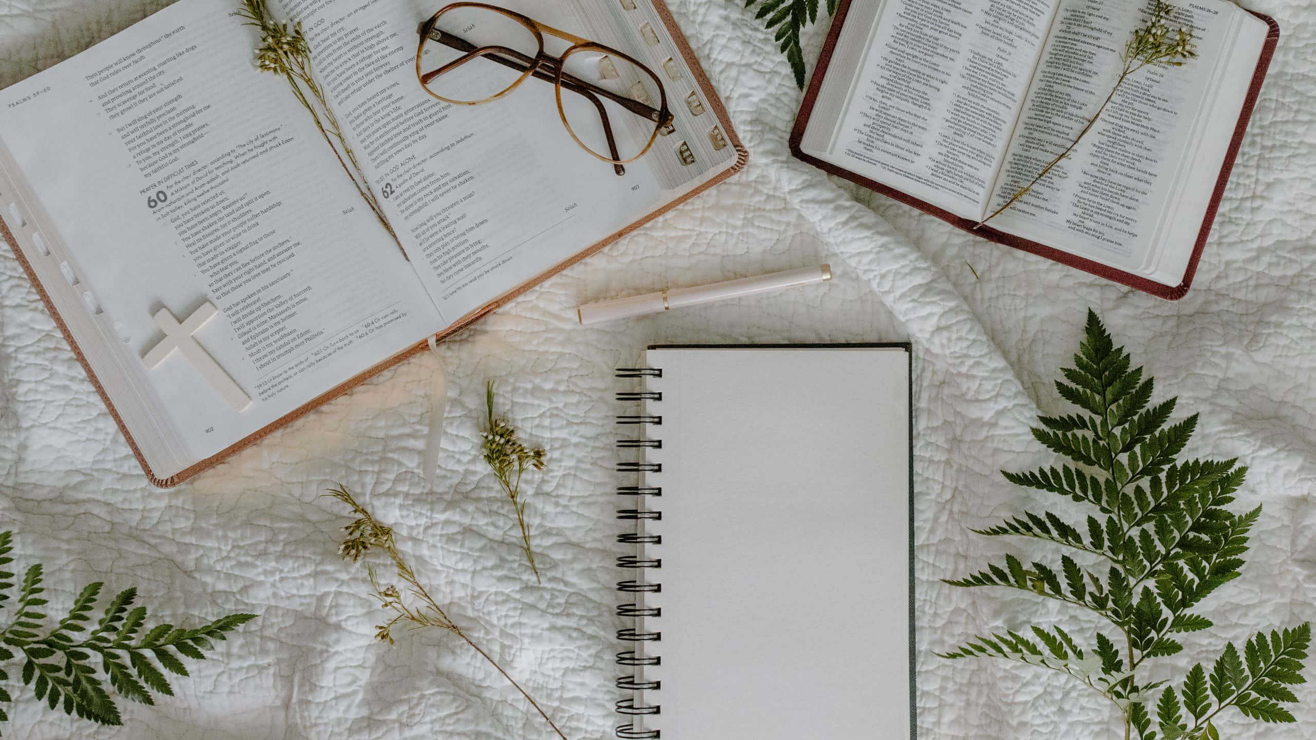 Christian desktop, books, notebook, 2K Desktop Wallpaper