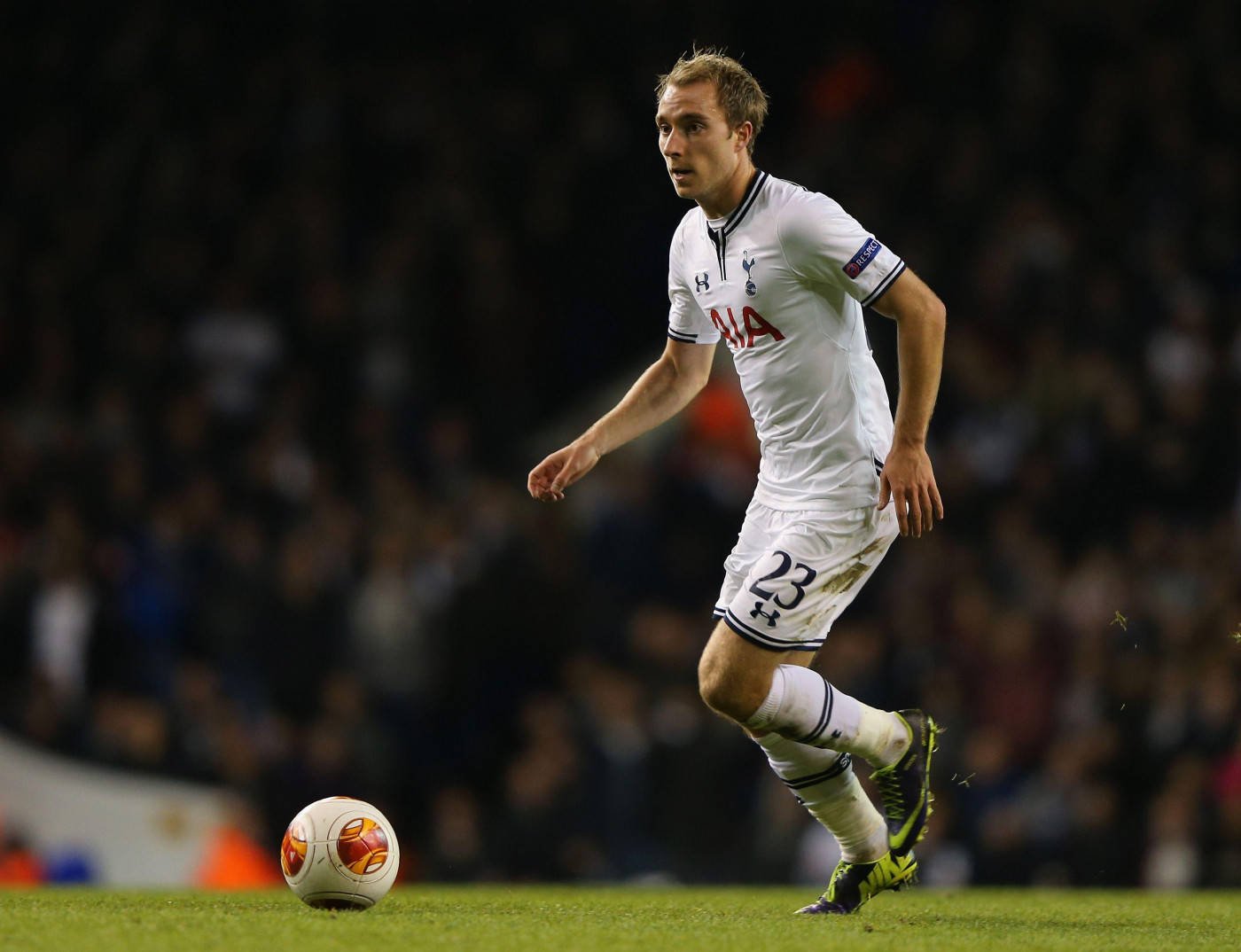 Christian Eriksen, white kit, green pitch, HD Desktop Wallpaper