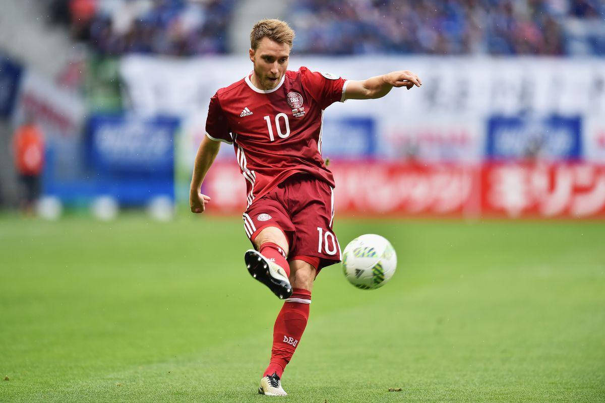 Christian Eriksen, red jersey, number 10, SD Desktop Wallpaper
