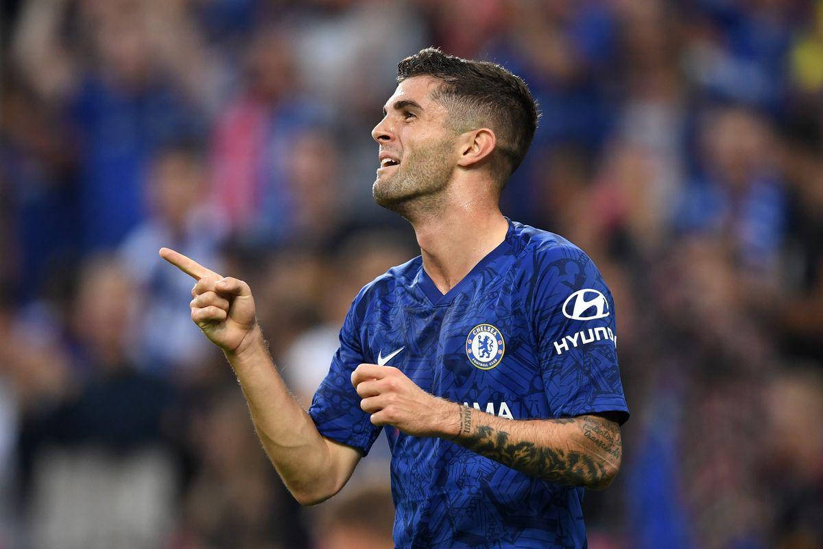 Christian Pulisic, blue Chelsea jersey, pointing, SD Desktop Wallpaper