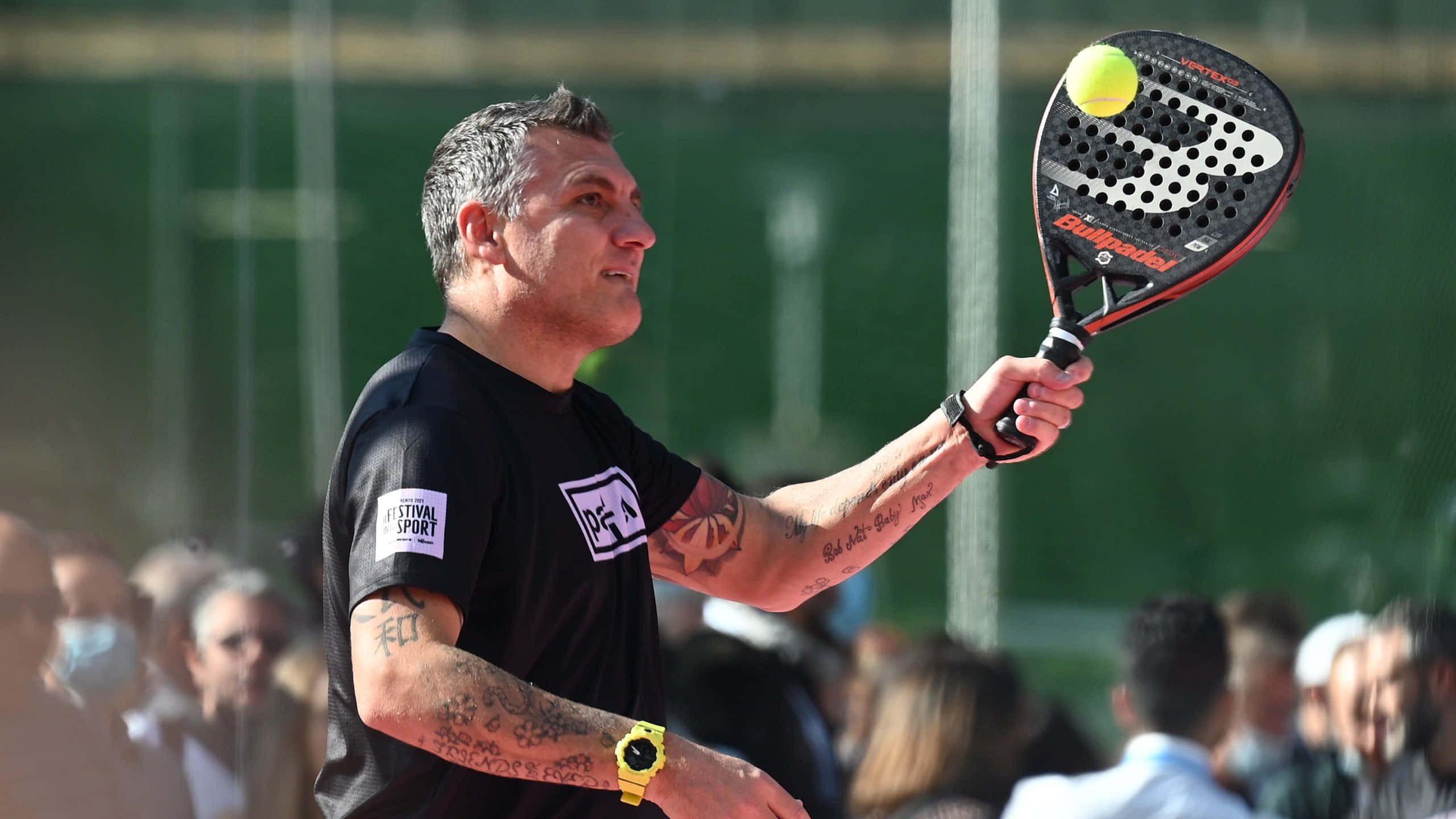 Christian Vieri, padel racket, bright yellow ball, 2K Desktop Wallpaper