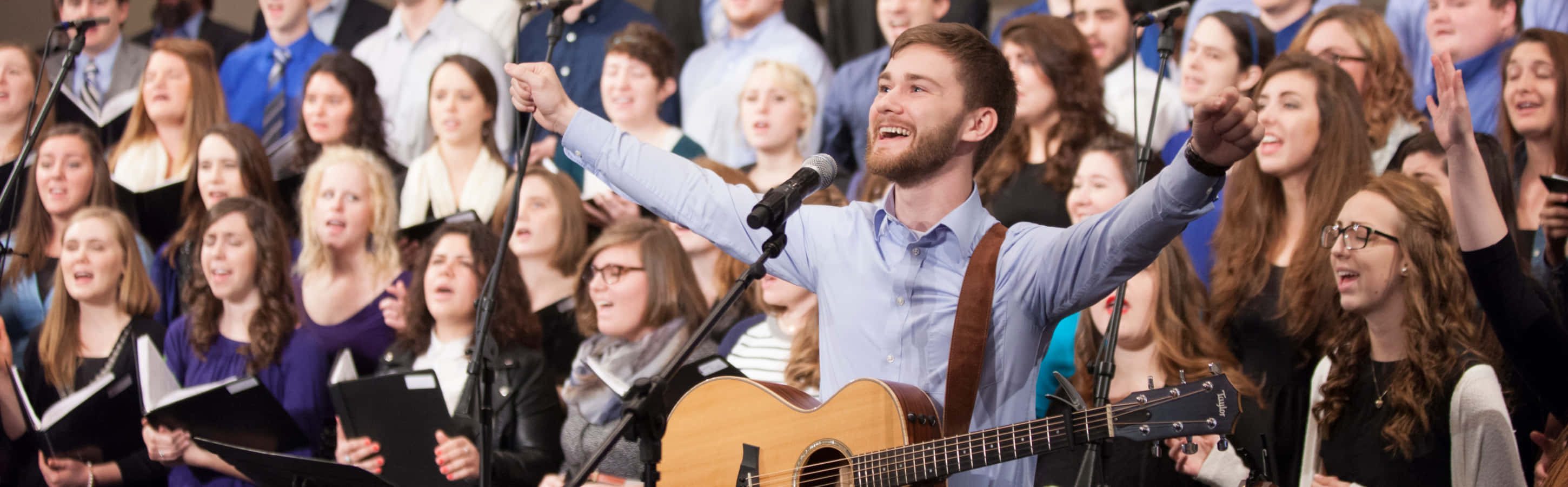 worship leader, guitar, choir, 2K Desktop Wallpaper