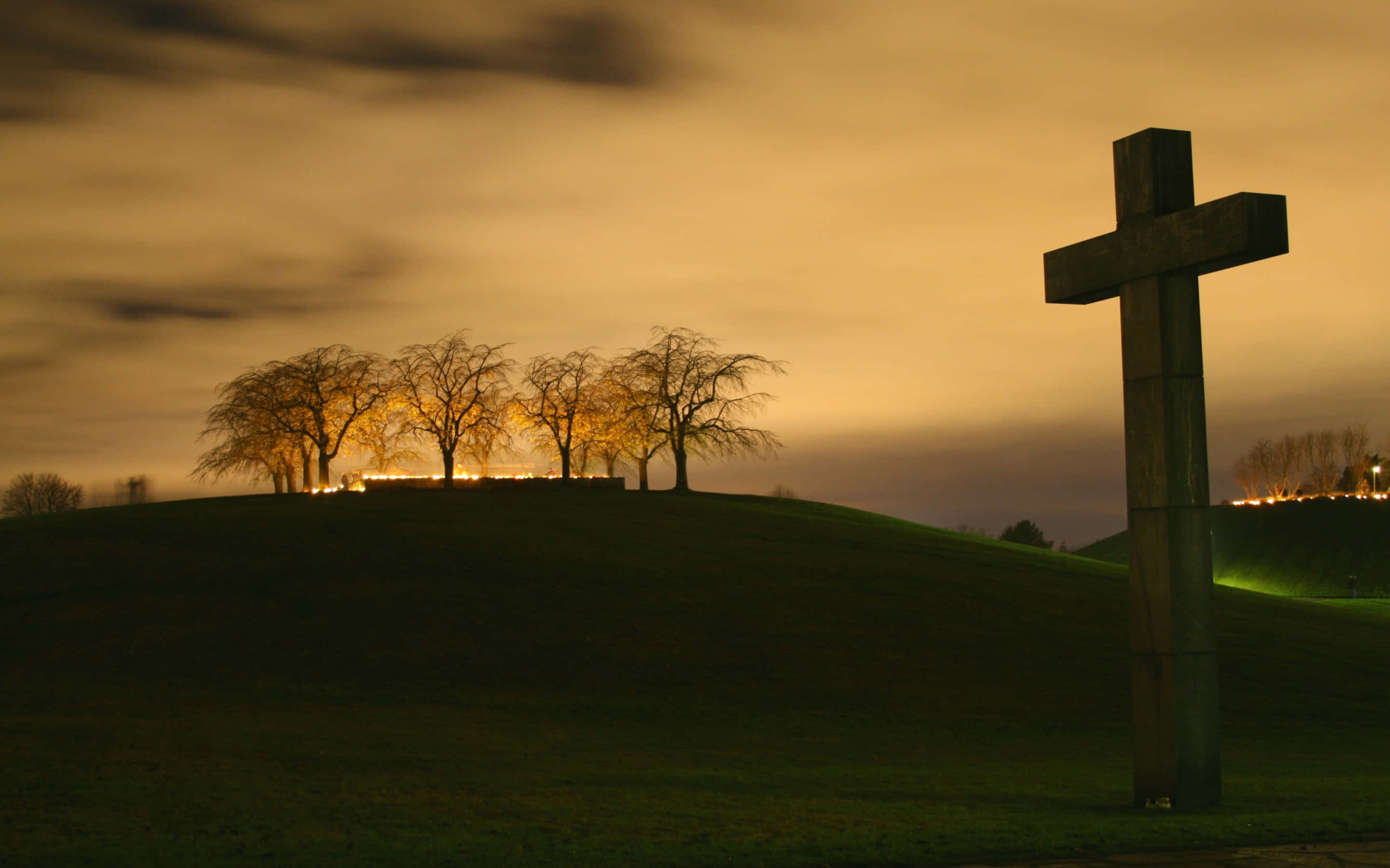 Christian, wooden cross, grassy hill, 2K Desktop Wallpaper