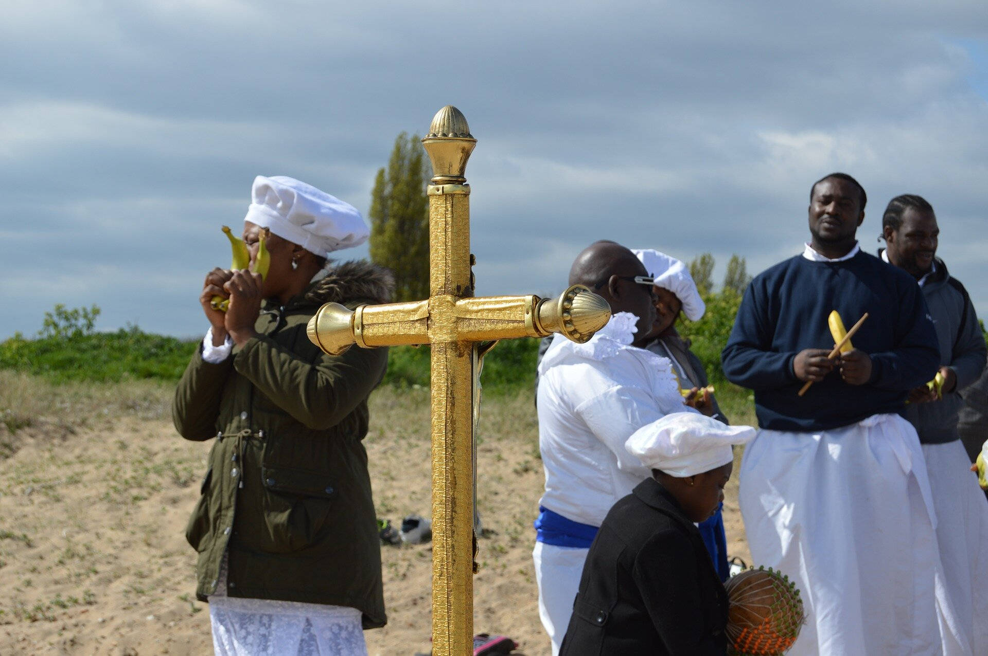 Christianity, golden cross, white head coverings, Full HD Desktop Wallpaper