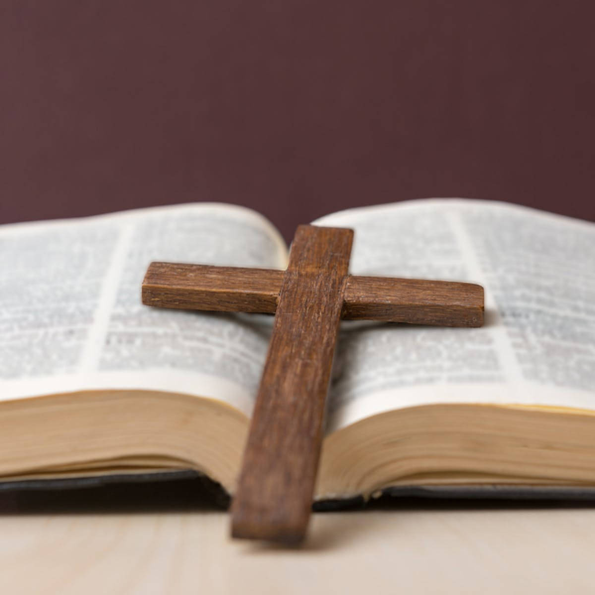 cross, bible, rustic wooden cross, SD Desktop Wallpaper