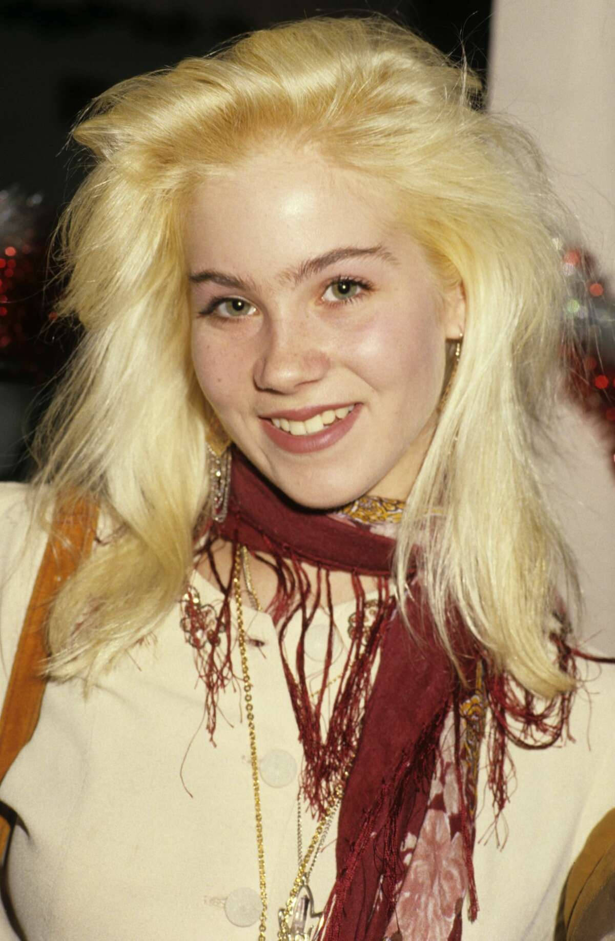 Christina Applegate, 1980s, voluminous blonde hair, HD Phone Wallpaper
