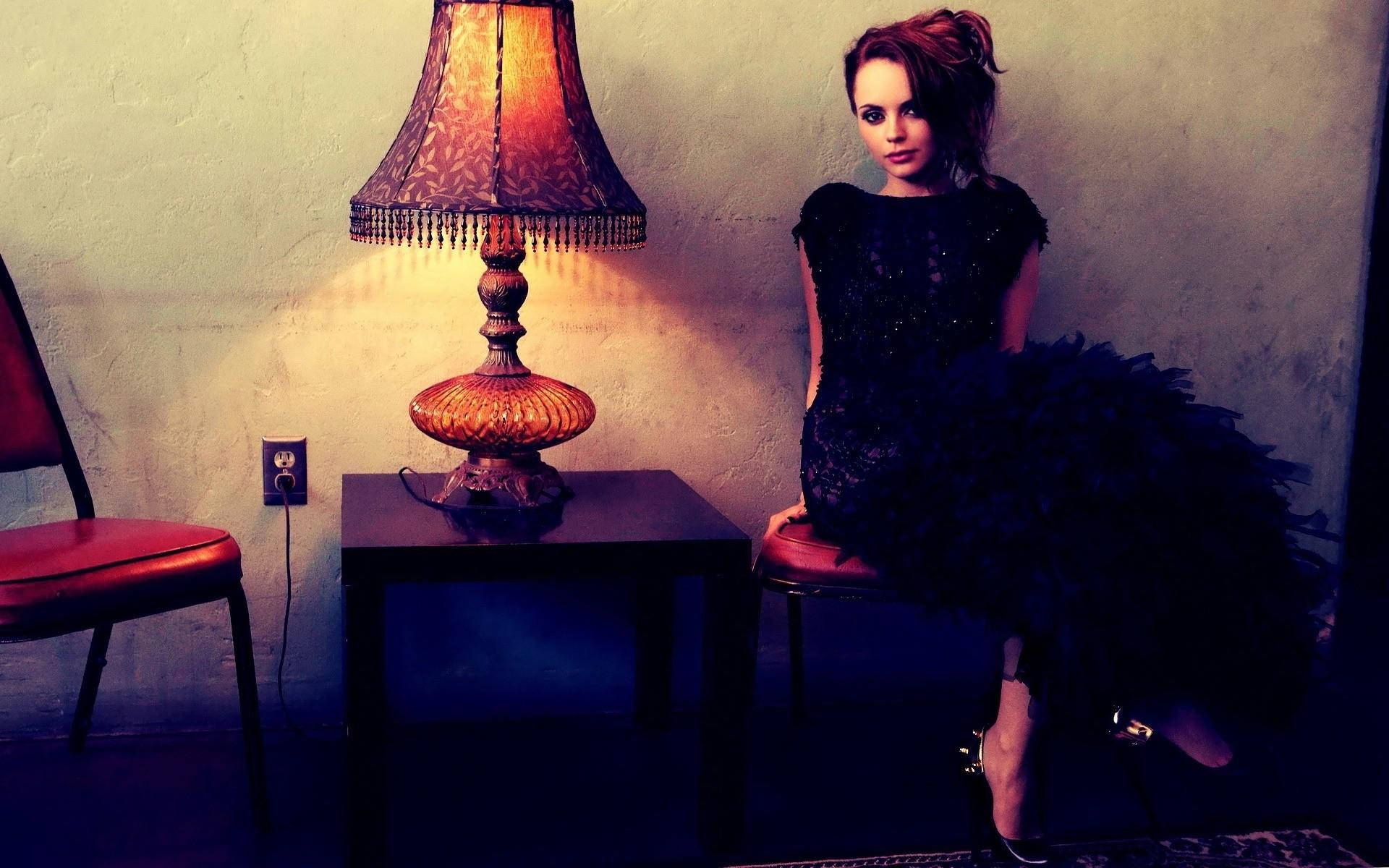 Christina Ricci, black feathered dress, ornate lamp, Full HD Desktop Wallpaper