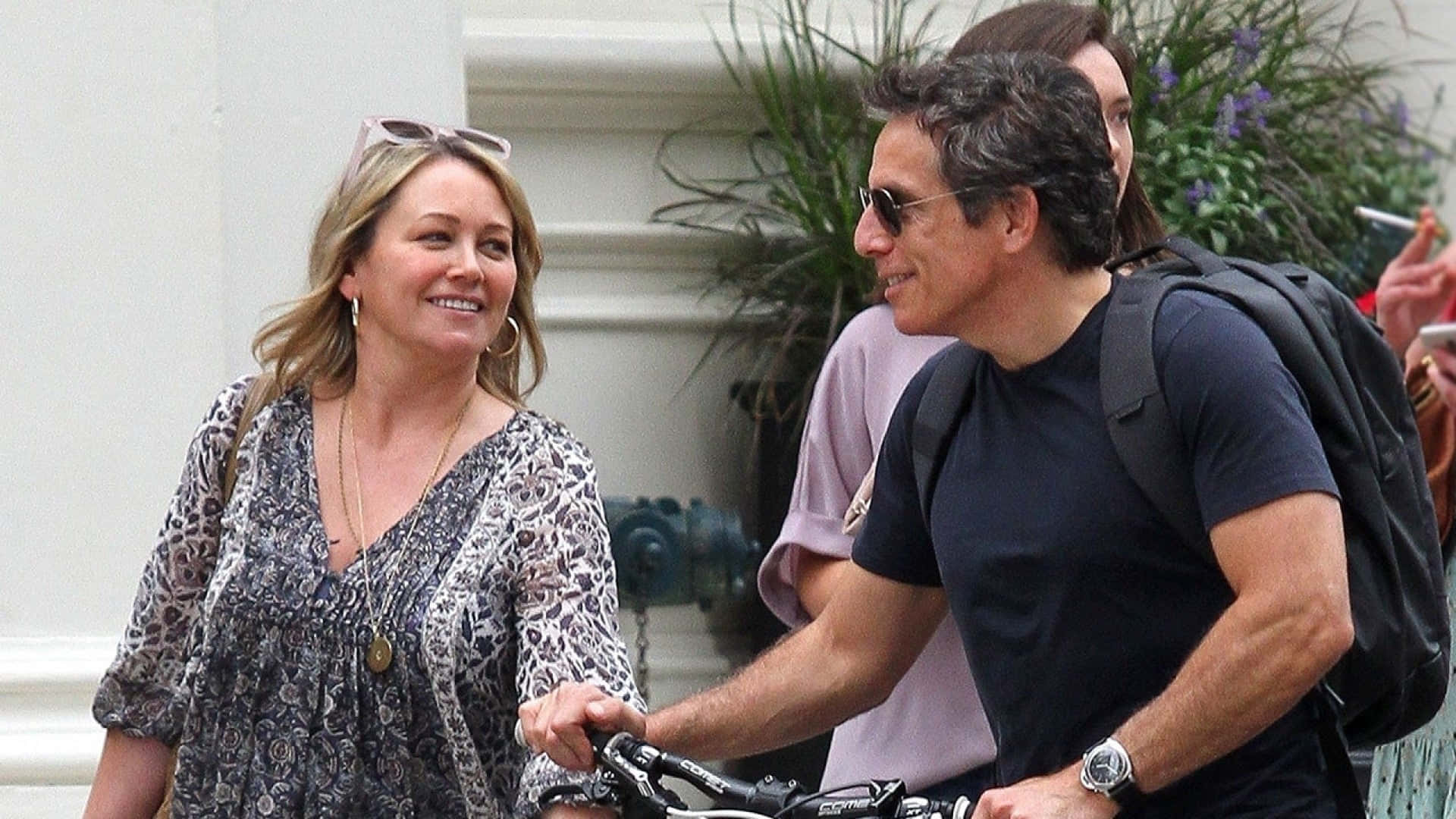 Christine Taylor, patterned blouse, sunglasses, Full HD Desktop Wallpaper