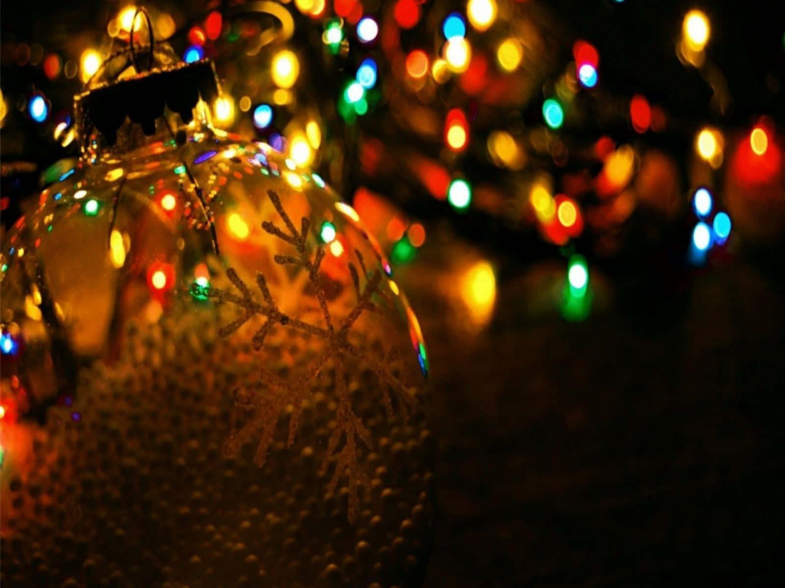 Christmas aesthetic computer, textured glass Christmas ornament, snowflake design, HD Desktop Wallpaper