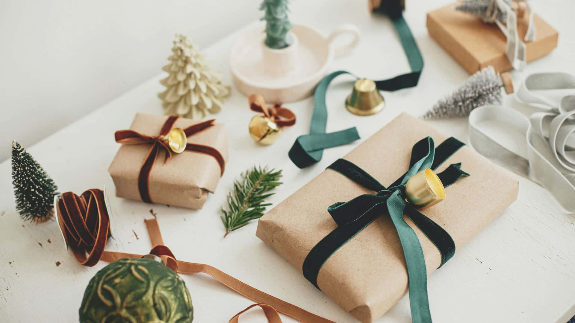 Christmas presents, green ribbons, brown paper, Full HD Desktop Wallpaper