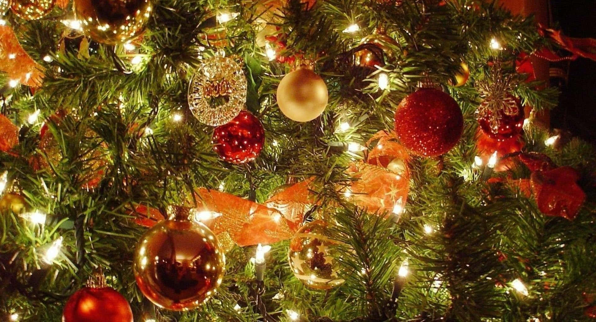 Christmas tree, red gold ornaments, silver ornaments, Full HD Desktop Wallpaper