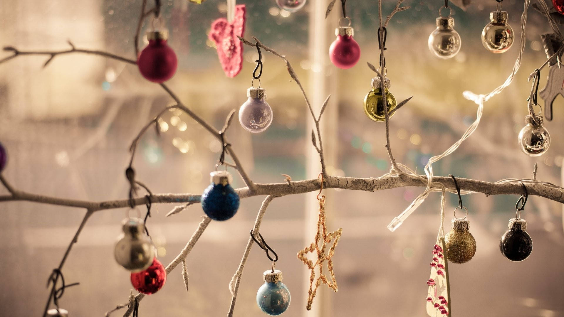 Christmas Aesthetic Desktop, glittered balls, colorful ornaments, Full HD Desktop Wallpaper