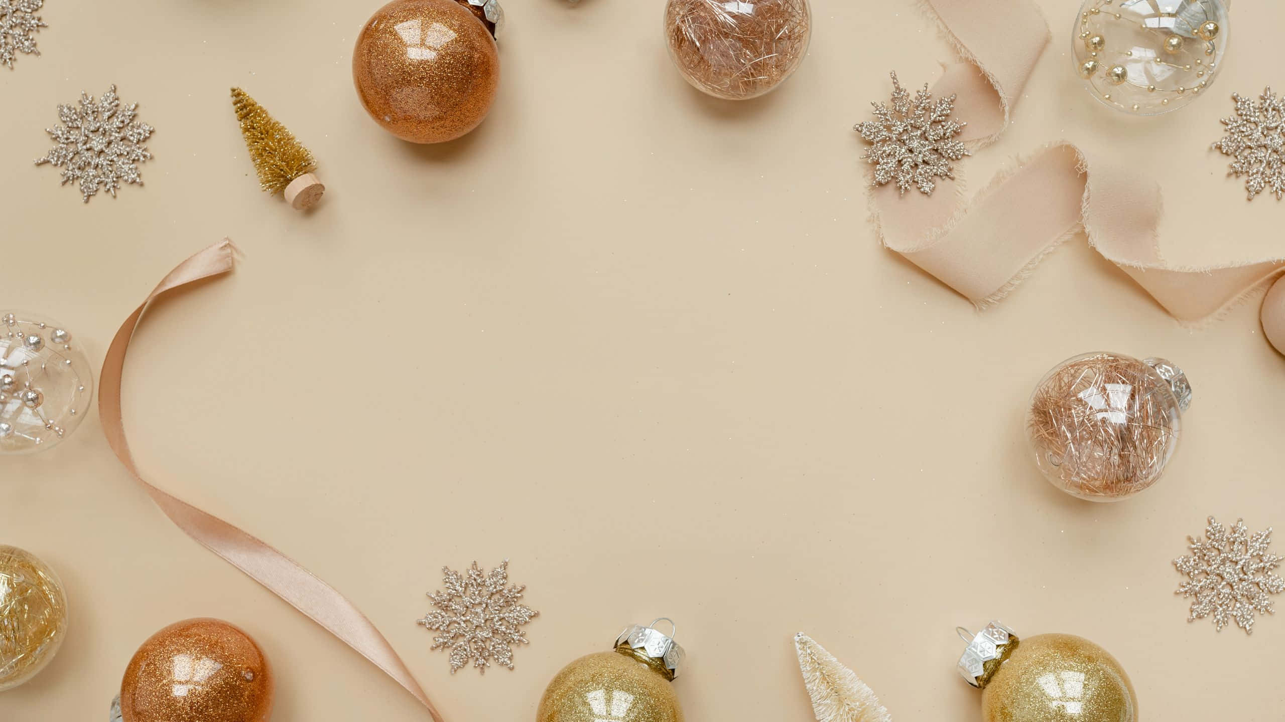 Christmas Aesthetic Tumblr Computer, golden ornaments, snowflakes, 2K Desktop Wallpaper