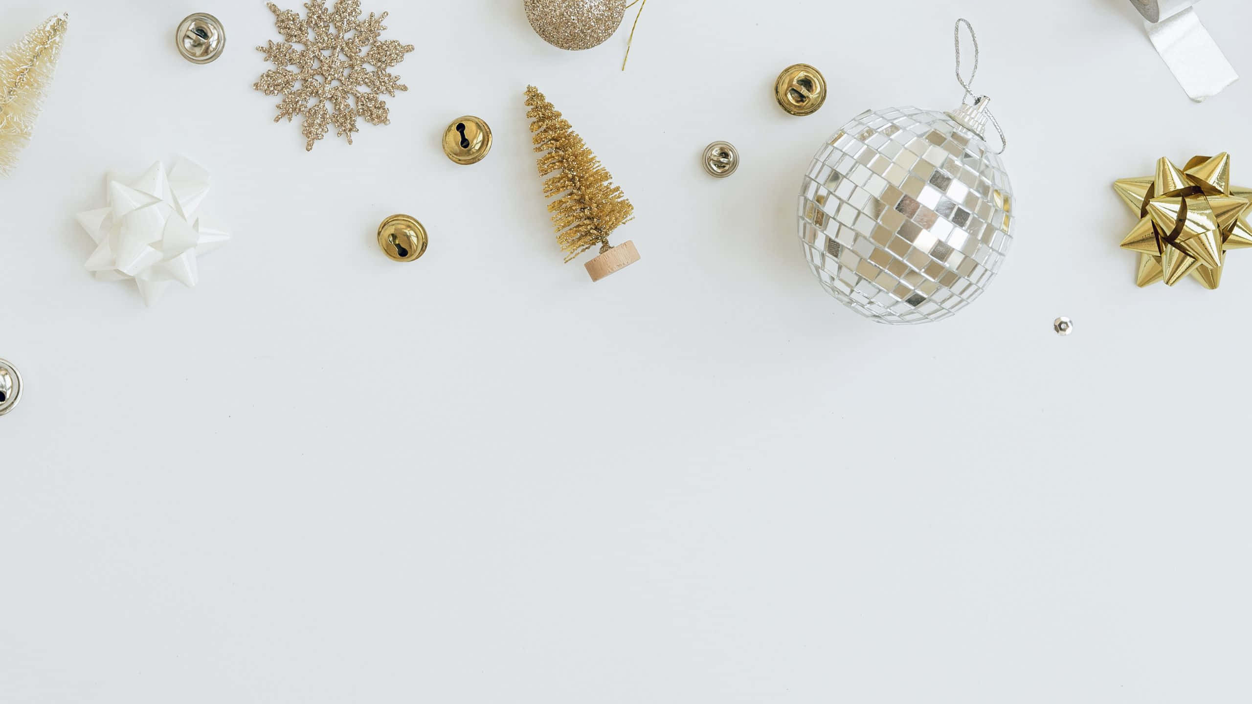 disco ball, gold tree, snowflake, 2K Desktop Wallpaper