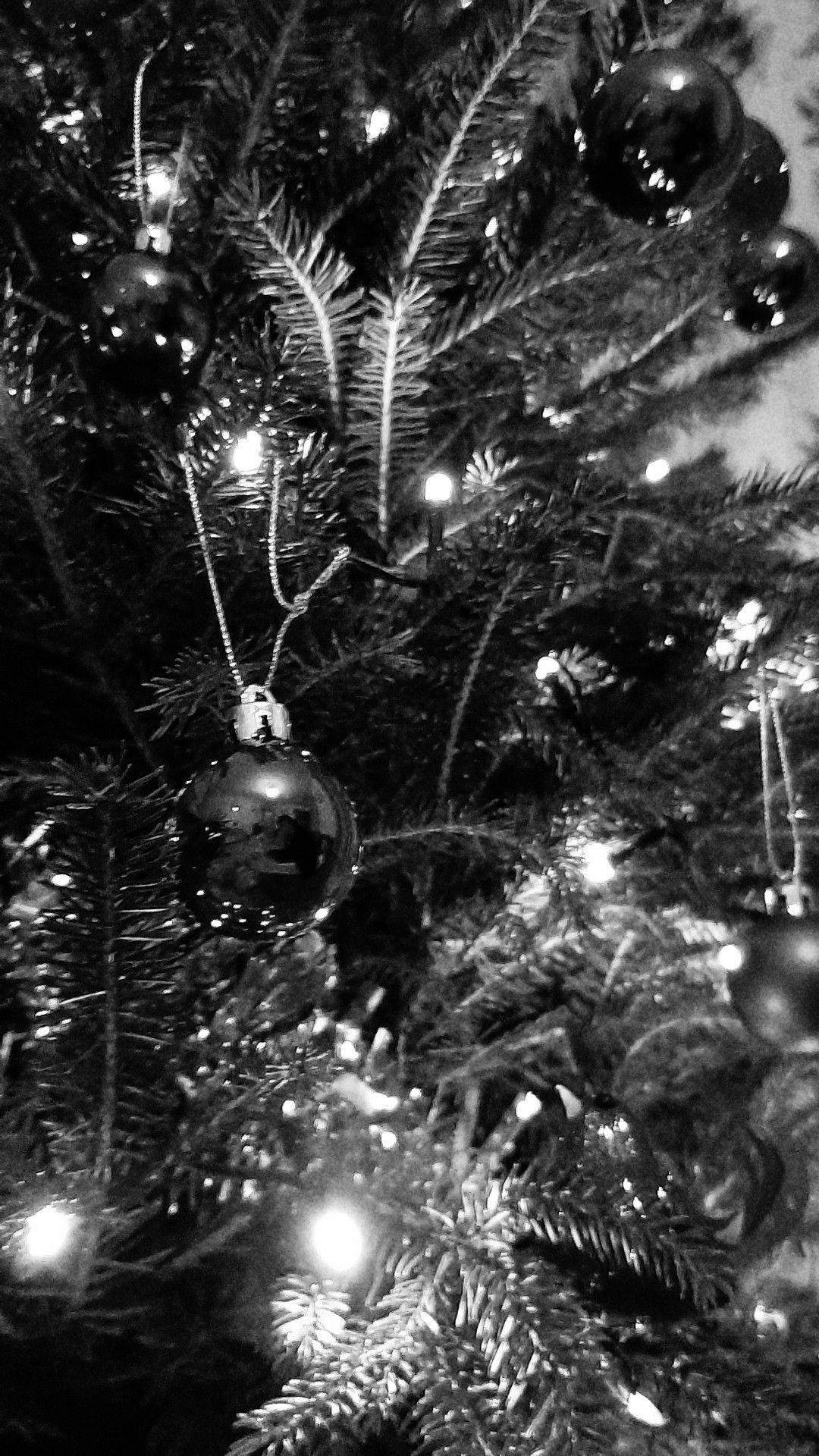 black aesthetic, Christmas tree, shiny ornaments, Full HD Phone Wallpaper
