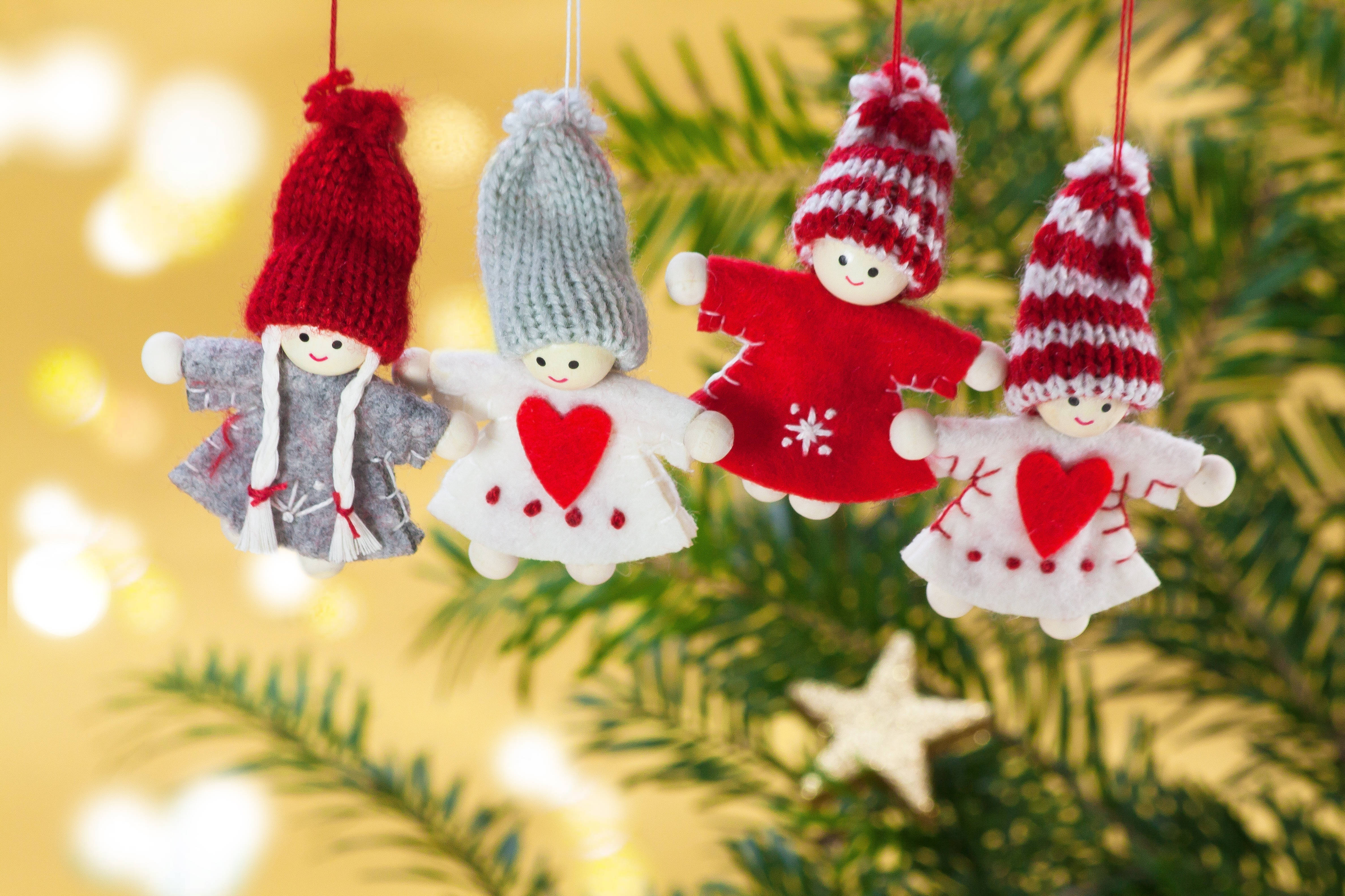 felt angel ornaments, knit hats, pine tree, 4K Desktop Wallpaper