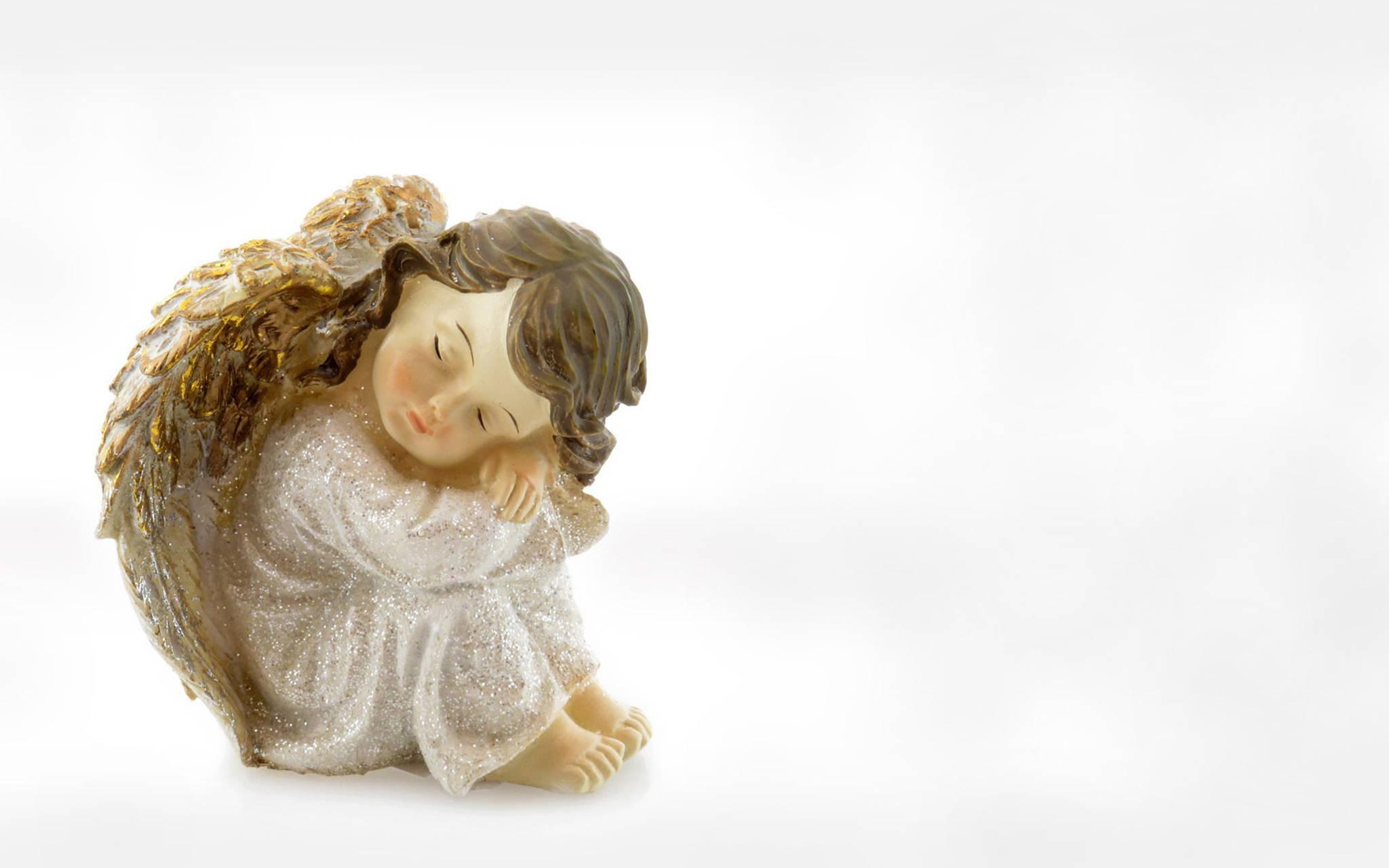 sleeping christmas angel, glittering white robes, golden wings, Full HD Desktop Wallpaper