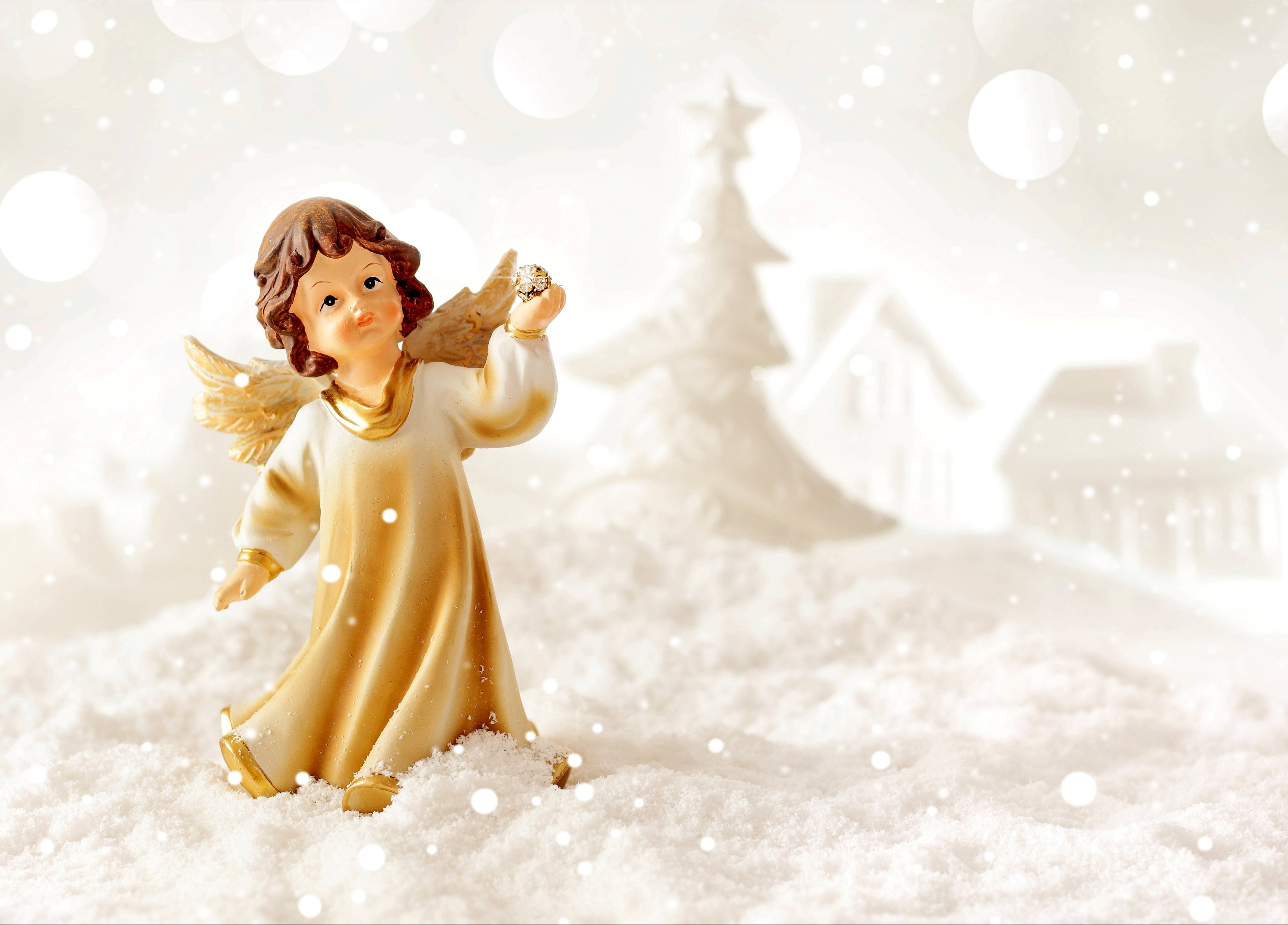 beige christmas angel, golden angel figurine, snowy landscape, 5K Desktop Wallpaper