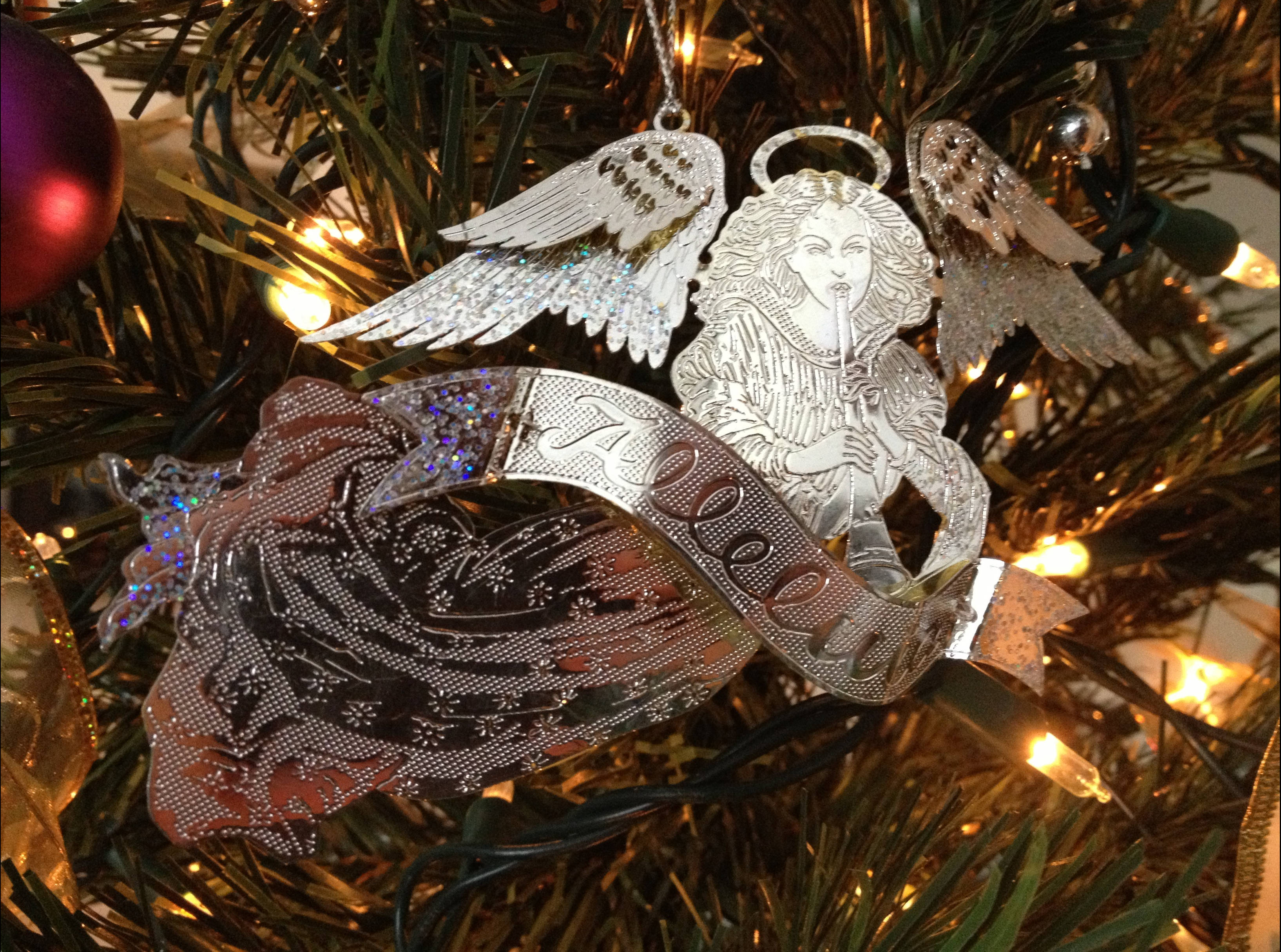 silver angel ornament, glittering wings, ribbon, 2K Desktop Wallpaper