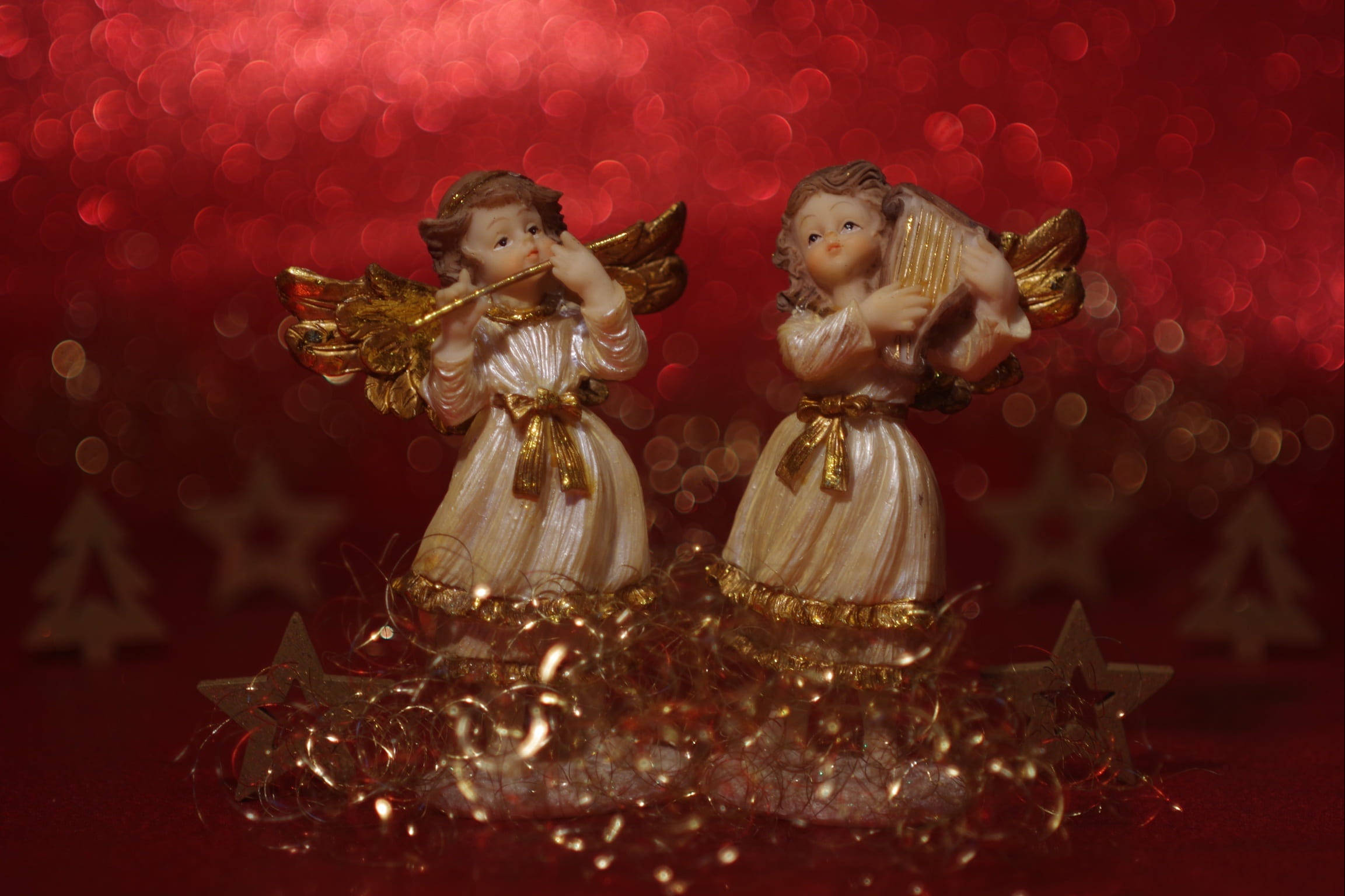 red aesthetic, golden-winged angel figurines, sparkling red bokeh background, Full HD Desktop Wallpaper
