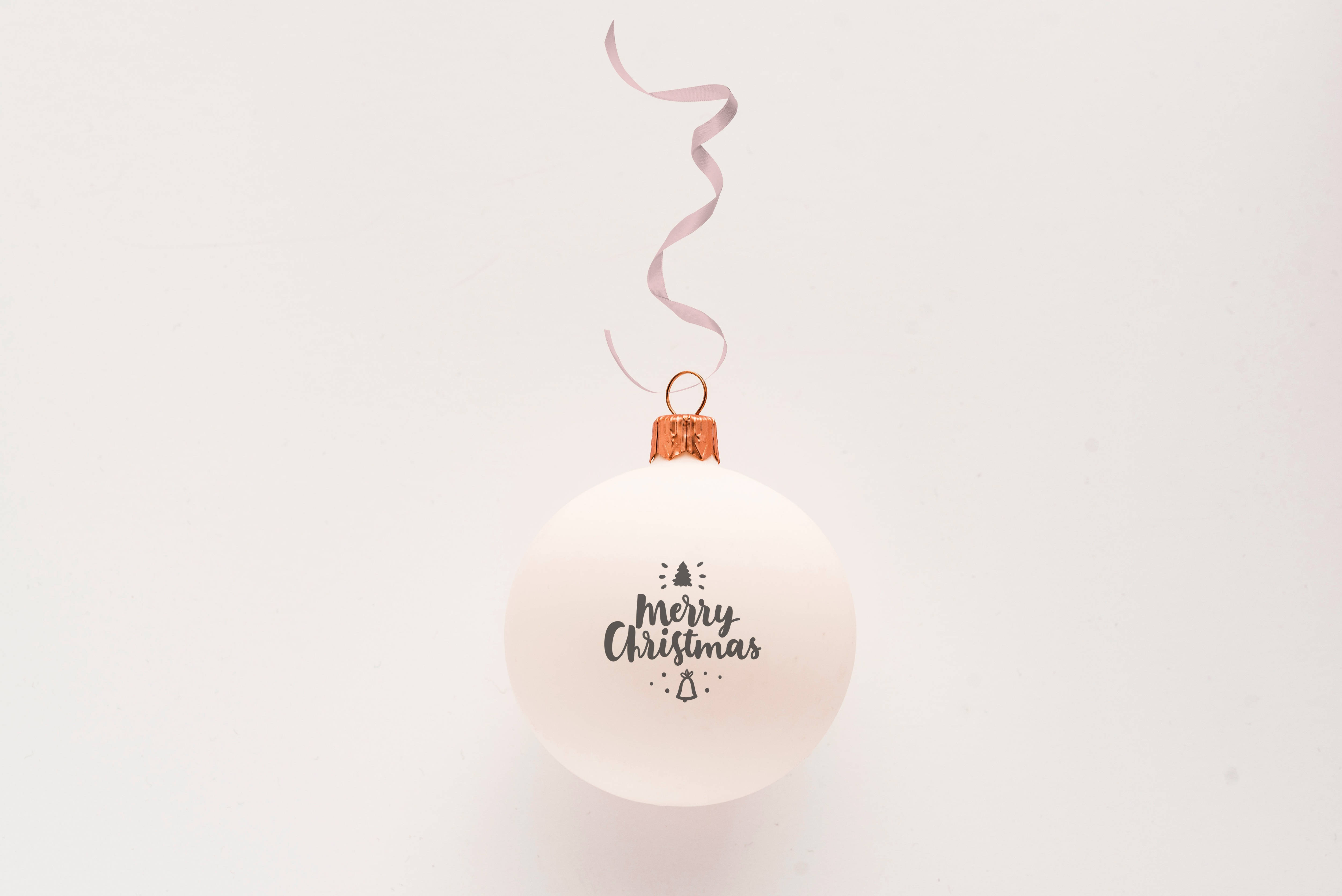 White Christmas Ornament, Merry Christmas, minimalist, 4K Desktop Wallpaper